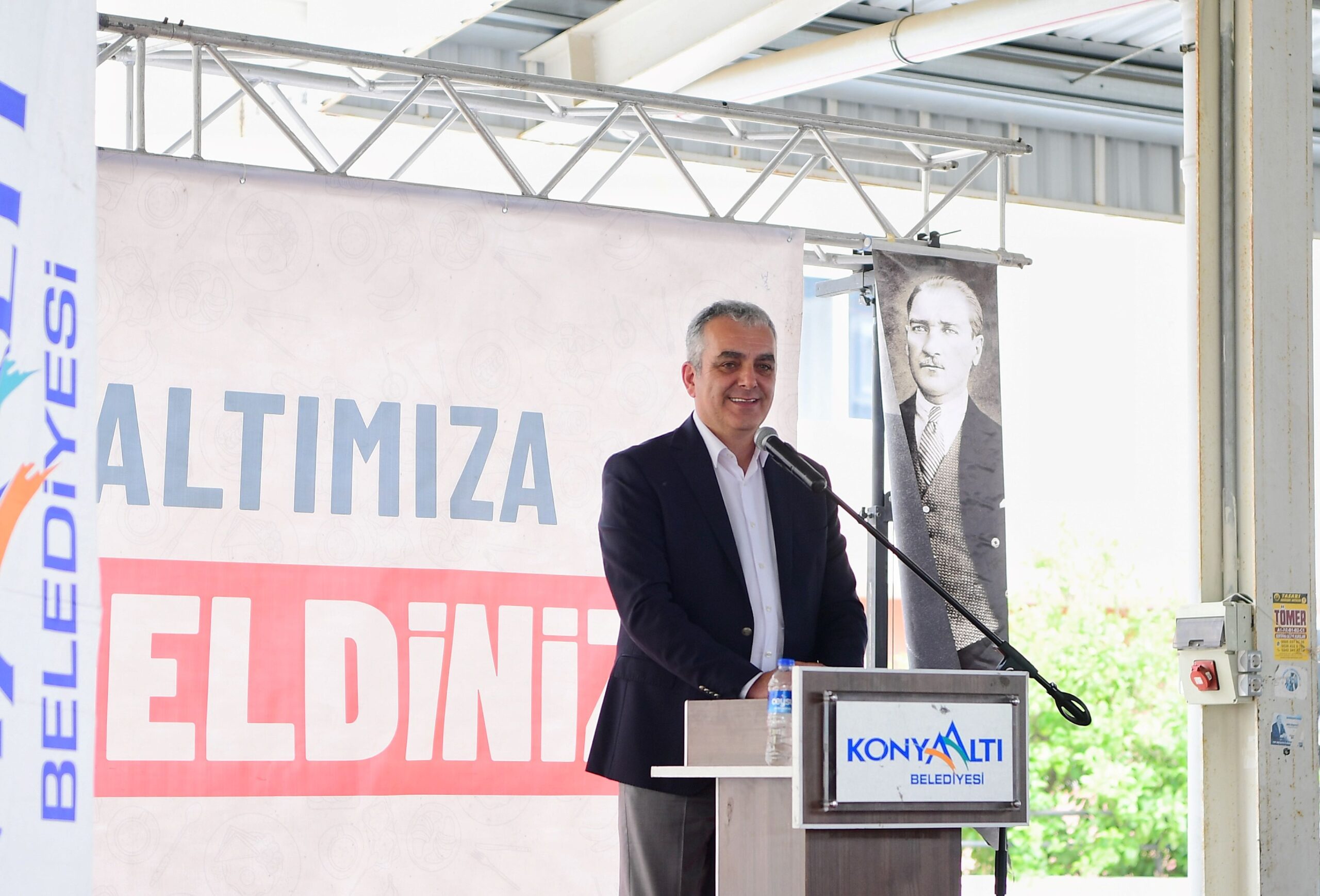 Site yöneticileri ve görevliler ile bir araya gelen Konyaaltı Belediye