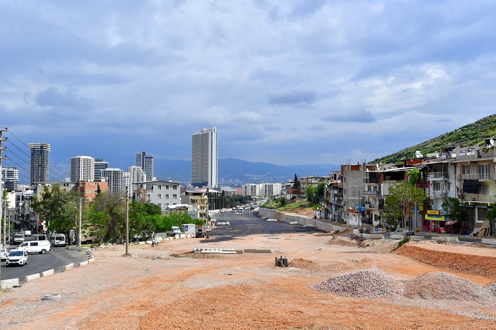 İzmir Büyükşehir Belediyesi, Buca ile Bornova’yı kesintisiz birbirine bağlayacak Buca