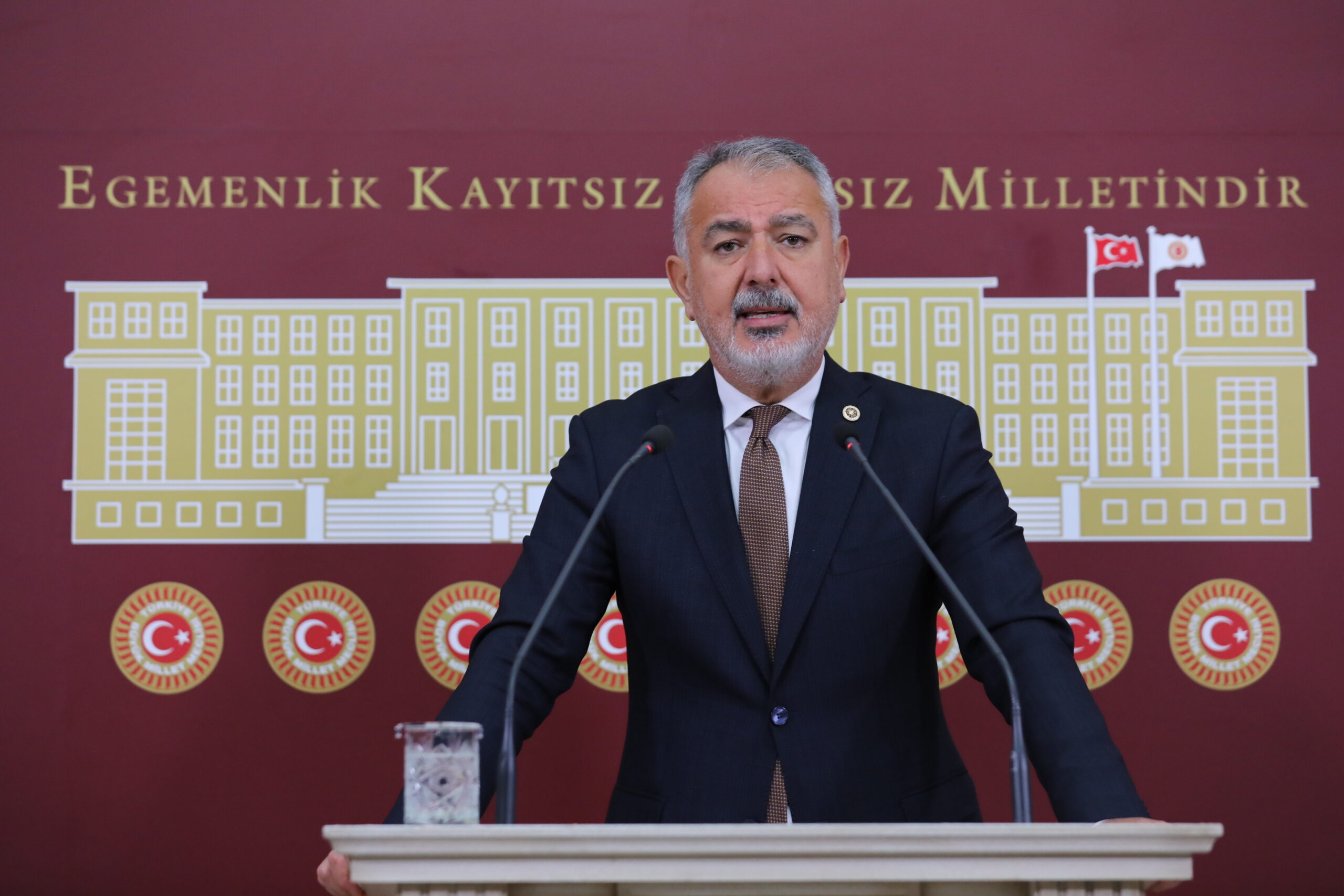 “CHP Muğla Milletvekili Cumhur Uzun TBMM’de Basın Toplantısı Düzenleyerek Tutuklu