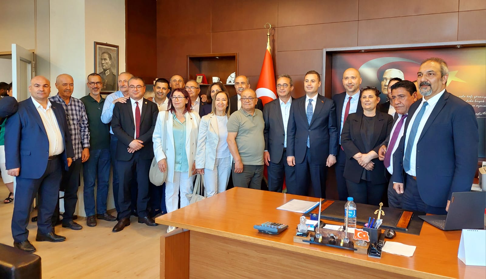 CHP GENEL BAŞKAN YARDIMCISI AHMET AKIN YENİ GÖREVİ KAPSAMINDA SAHAYA