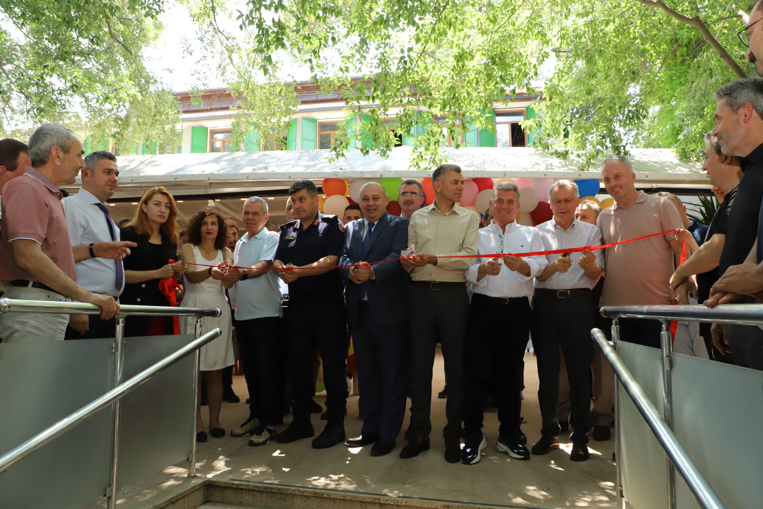 KOZA PARK CAFE HİZMETE GİRDİ. Gönen Kaplıcaları A.Ş. bünyesinde faaliyet gösterecek olan Koza Park Cafe