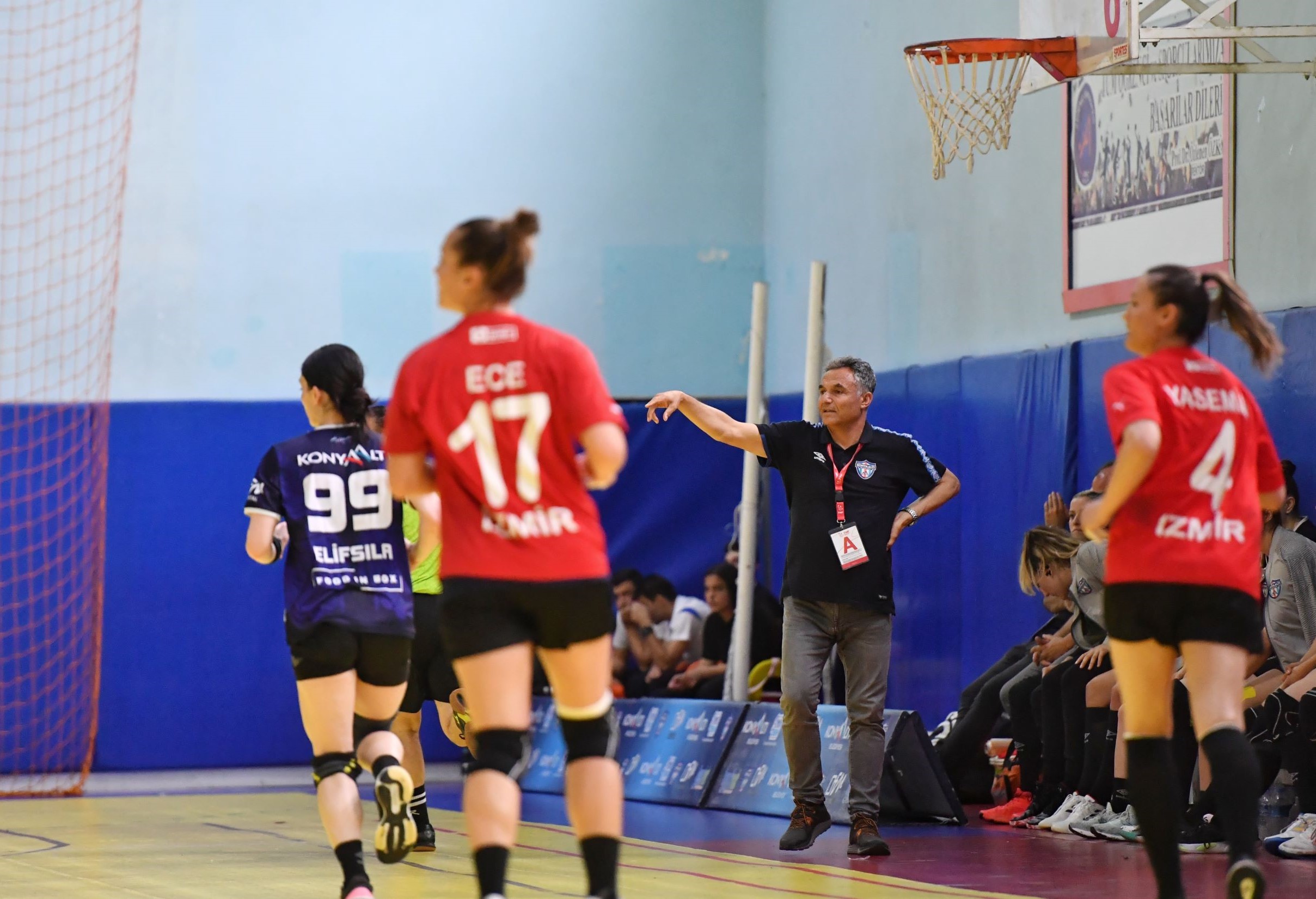 2022-2023 Sezonu Hentbol Kadınlar Süper Ligi play-off final serisinin ilk