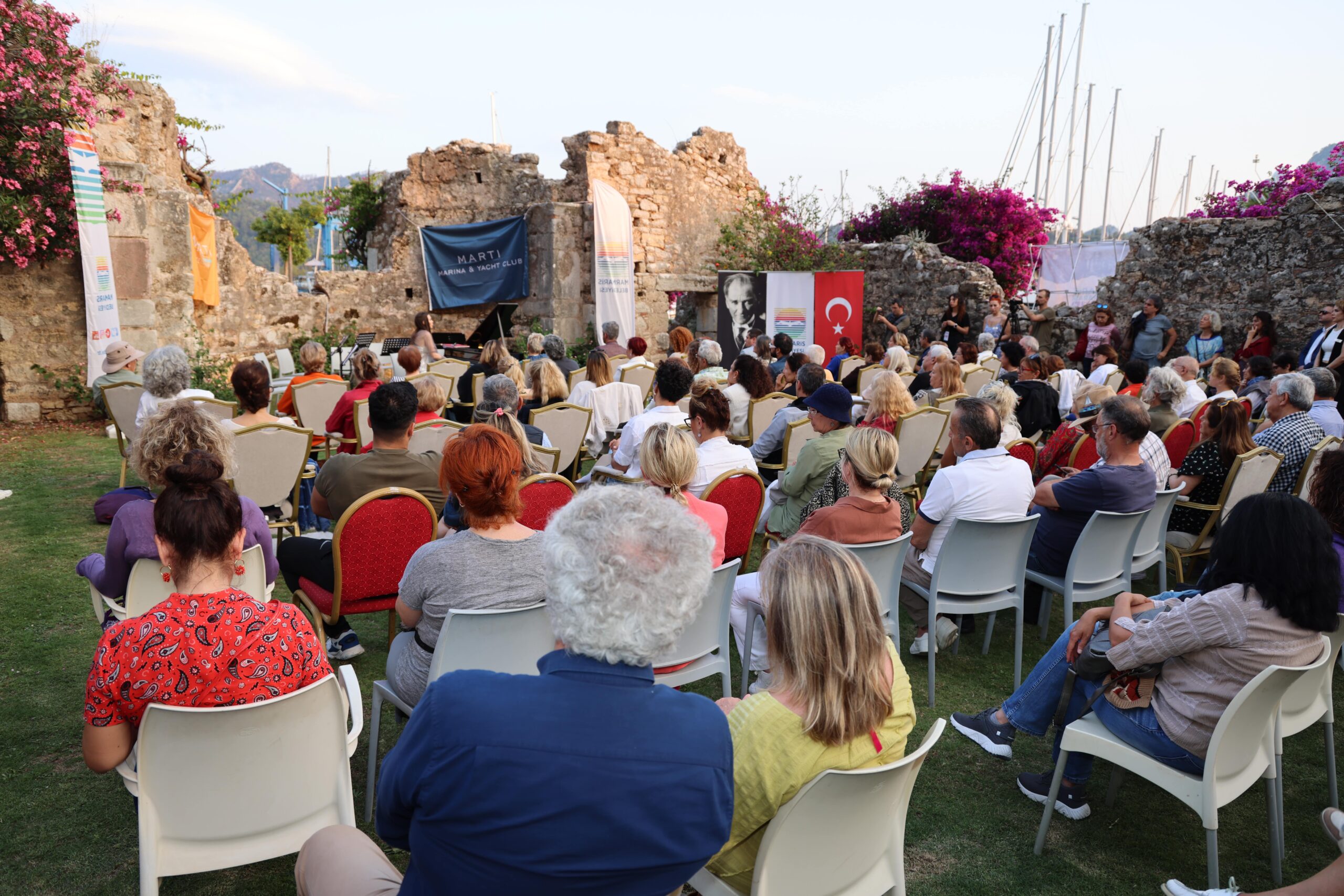 MARMARİS’TE DOLU DOLU HAFTA SONU Marmaris Uluslararası Kültür ve Sanat Festivali kapsamında düzenlenen etkinlikler renklianlar