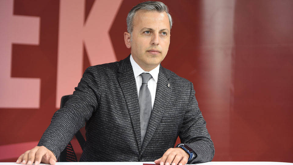 Cumhuriyet gazetesi künyesinde gazetenin Genel Yayın Yönetmeni Tuncay Mollaveisoğlu’nun adı