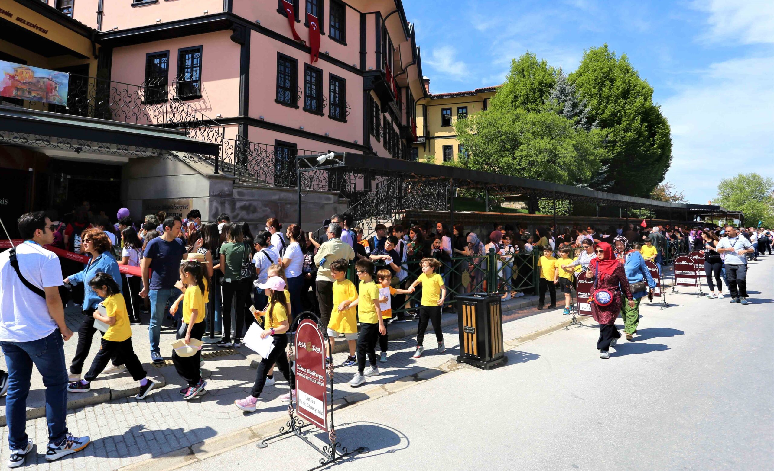 Şehir turizmi ile büyük hareketlilik yaşayan ve yoğun ilgi gören