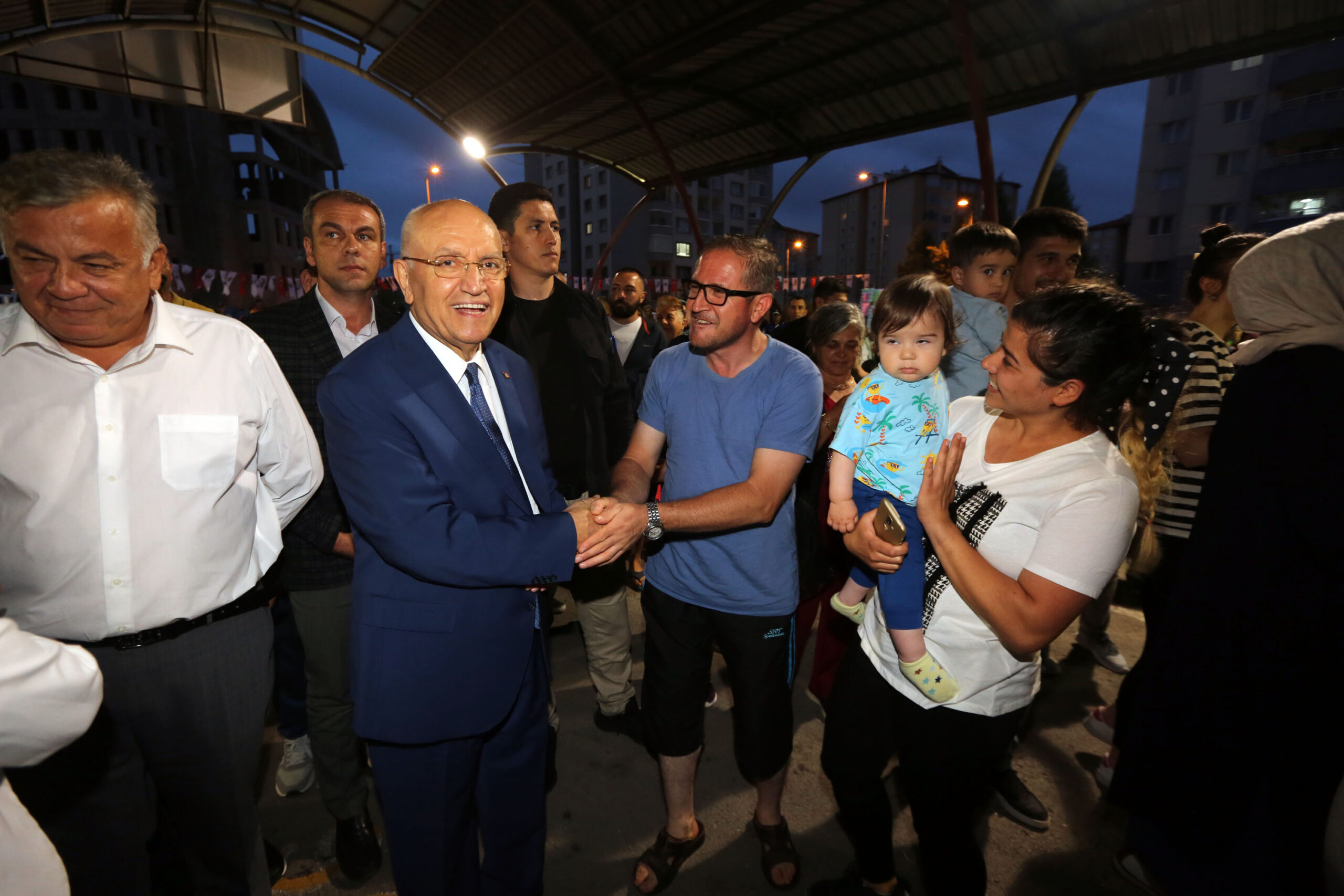 Yaz konserleri başladı Yenimahalle Belediyesi’nin ilçe sakinlerine keyifli bir yaz