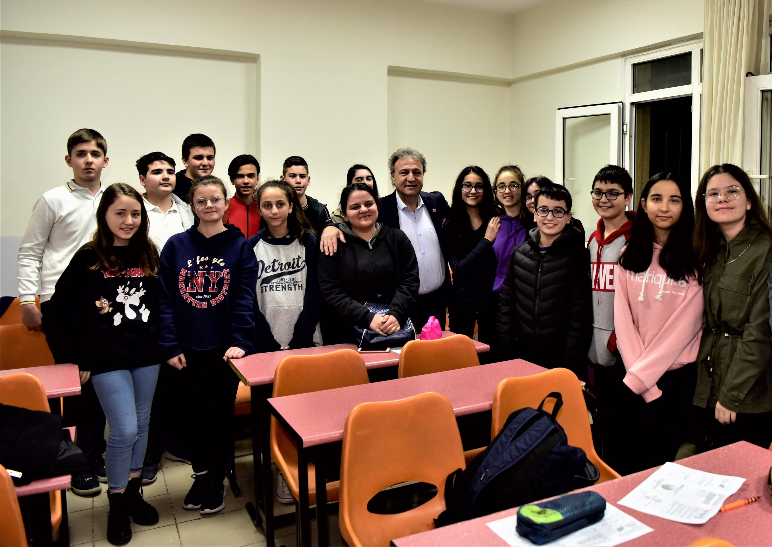 Bornova Belediyesi’nin öğrencilere ücretsiz eğitim desteği sağladığı kurs merkezi BELGEM,