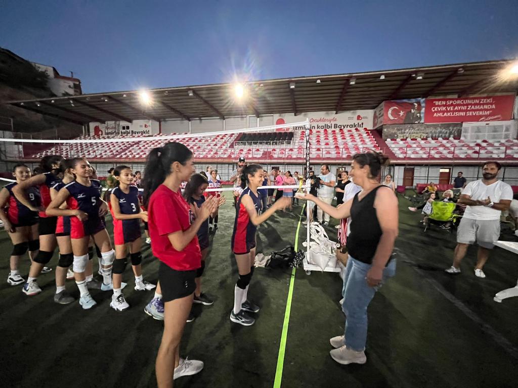 Spora yapılan yatırımlar ve elde edilen başarılarla fark yaratan Bayraklı