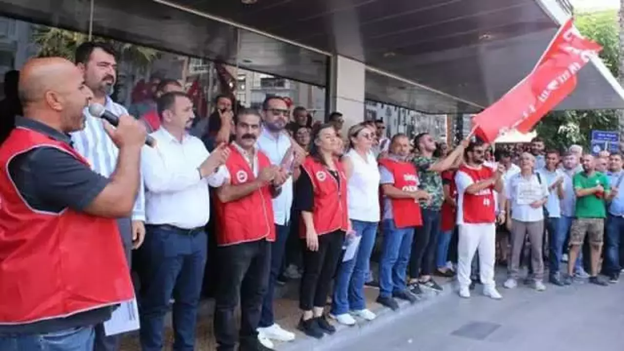 Karşıyaka Belediyesinde maaş krizi: Maaşlarımızı kaç taksitte vereceksiniz? Karşıyaka Belediyesine
