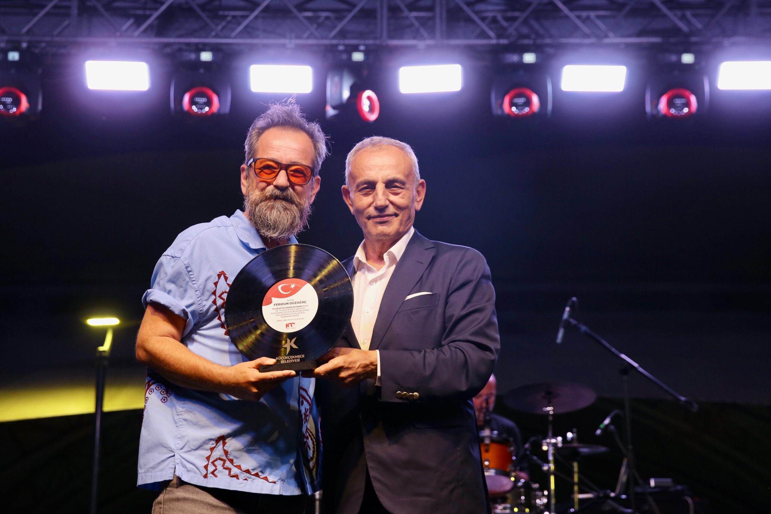 KÜÇÜKÇEKMECE’DE 30 AĞUSTOS’A COŞKULU KUTLAMA KÜÇÜKÇEKMECE’DE 30 AĞUSTOS ZAFER BAYRAMI