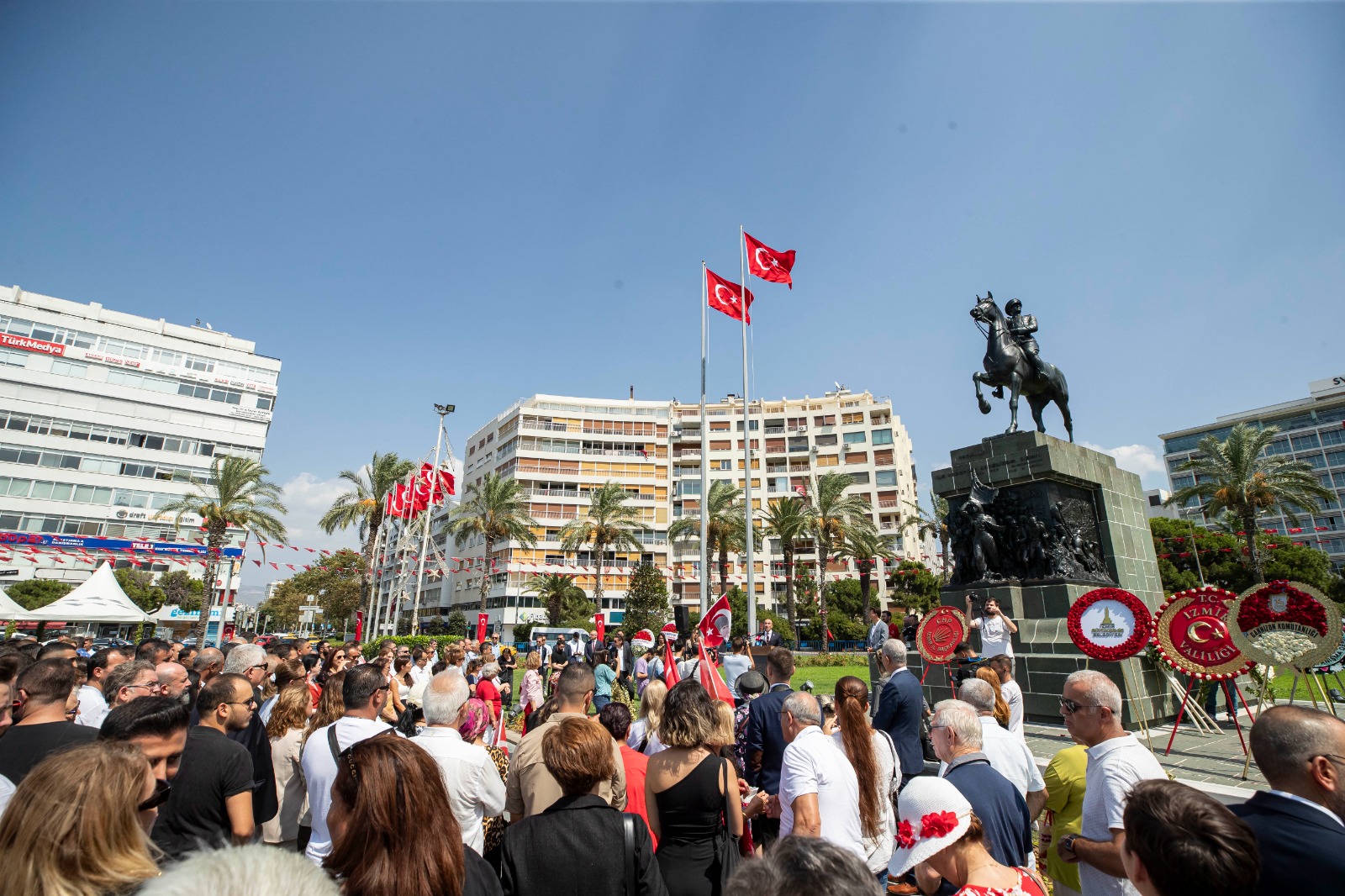 Soyer, “Hayaletler düzenini delip geçeceğiz” CHP İzmir İl Örgütü’nün 30