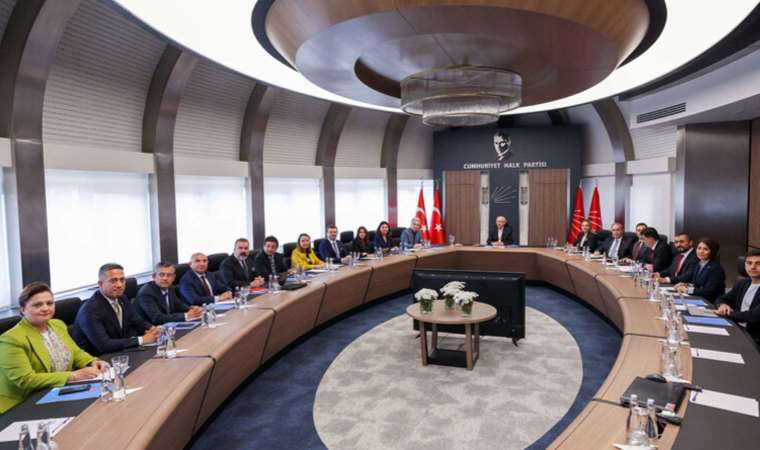 Edinilen bilgilere göre toplantıda MYK üyelerinin toplantıda CHP Genel Başkanı