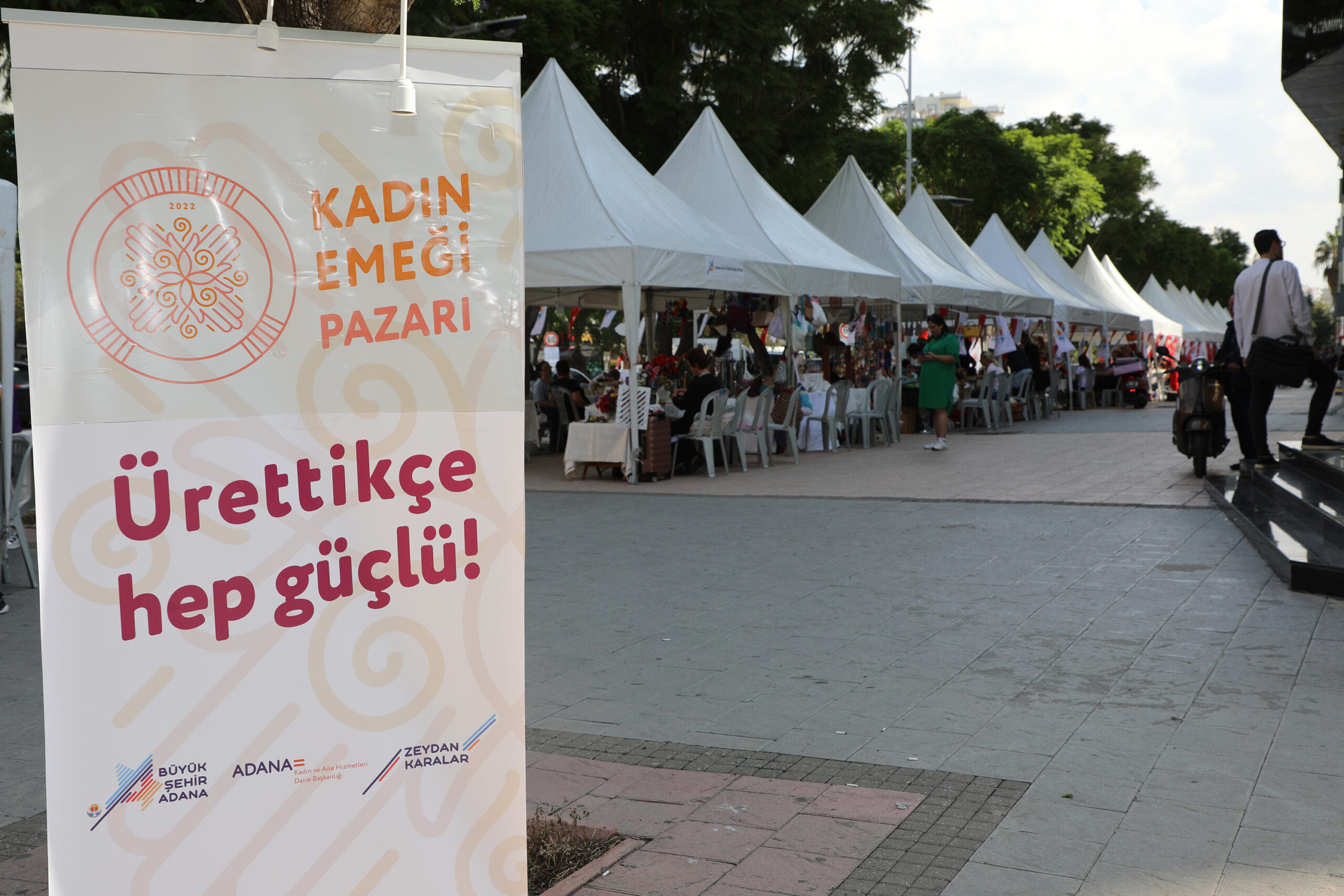 Kadın Emeği Pazarı’nda el emeği ürünler satışa sunuldu Büyükşehir üreten