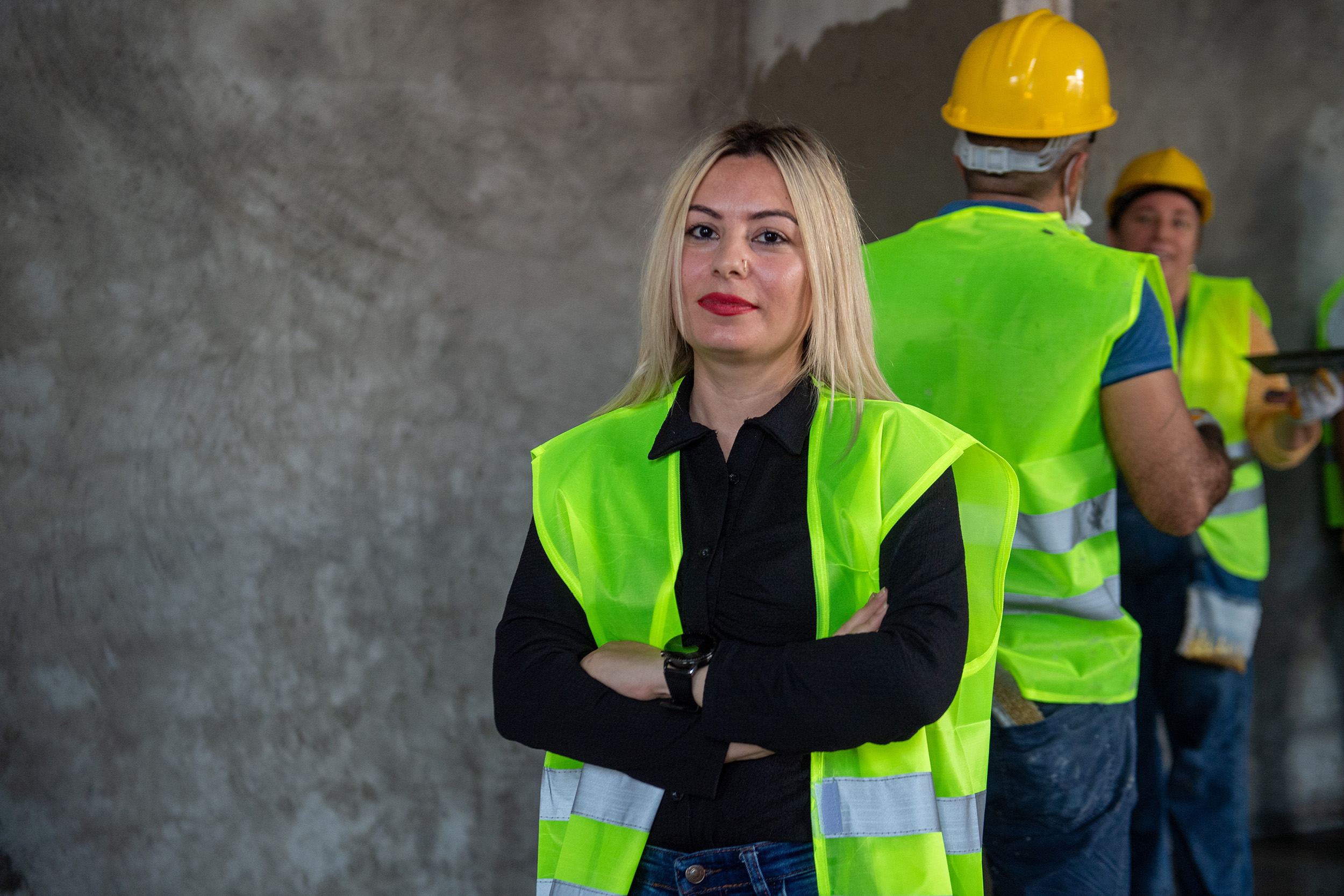 MERCEK’TE KURSİYERLER TEORİK VE UYGULAMALI EĞİTİM ALIYORBU KURSTA İNŞAAT BOYACILIĞINA