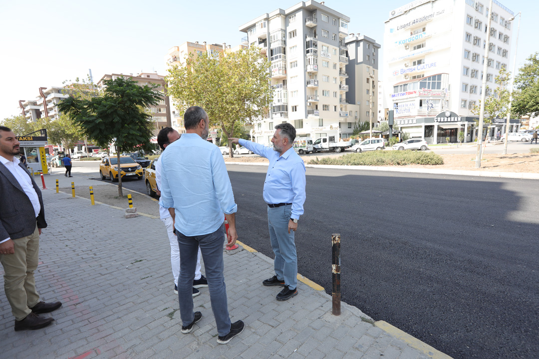 Bayraklı genelindeki asfaltlama, kaldırım yenileme ve kilit parke onarımlarına hızkazandıran