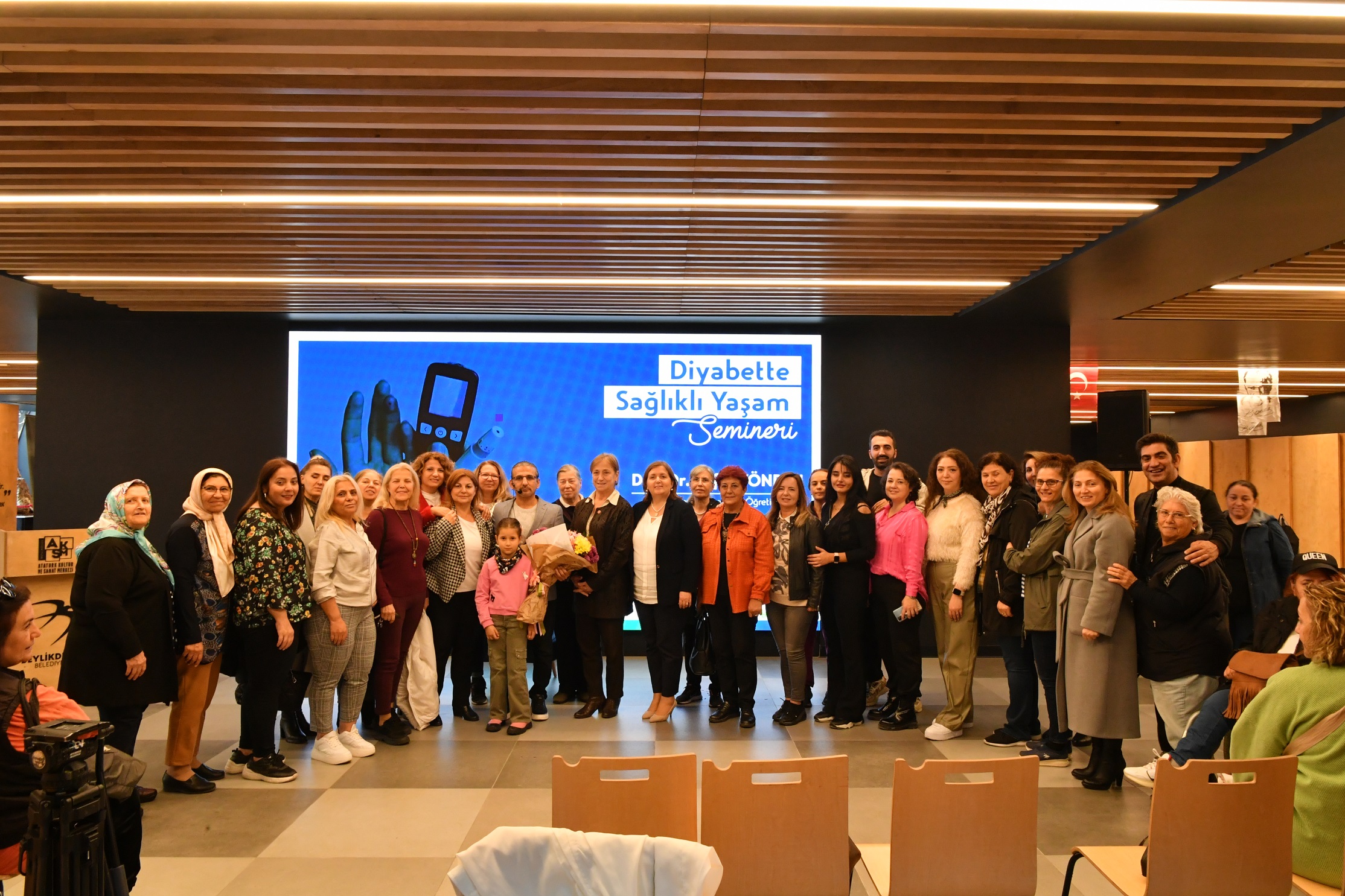 DİYABETTE SAĞLIKLI YAŞAM ÖNERİLERİ Beylikdüzü Belediyesi, Dünya Diyabet Günü kapsamında “Diyabette Sağlıklı Yaşam”semineri düzenledi.