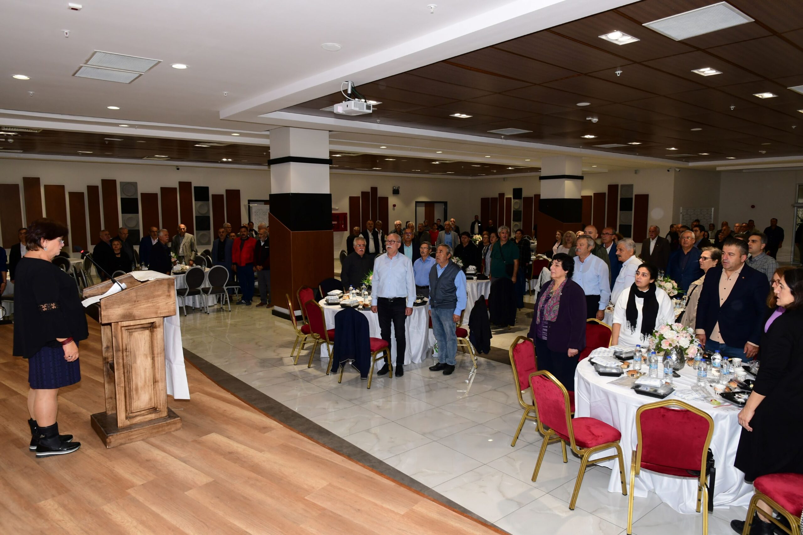 Karabağlar Belediye Başkanı Muhittin Selvitopu, kentsel dönüşüm tartışmalarının yeniden alevlendiği