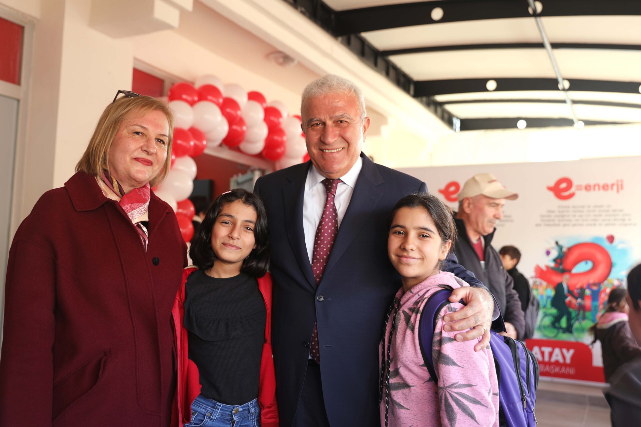 KİTAP KAFE AÇILDI; Efeler Belediye Başkanı Mehmet Fatih Atay’ın eğitimde
