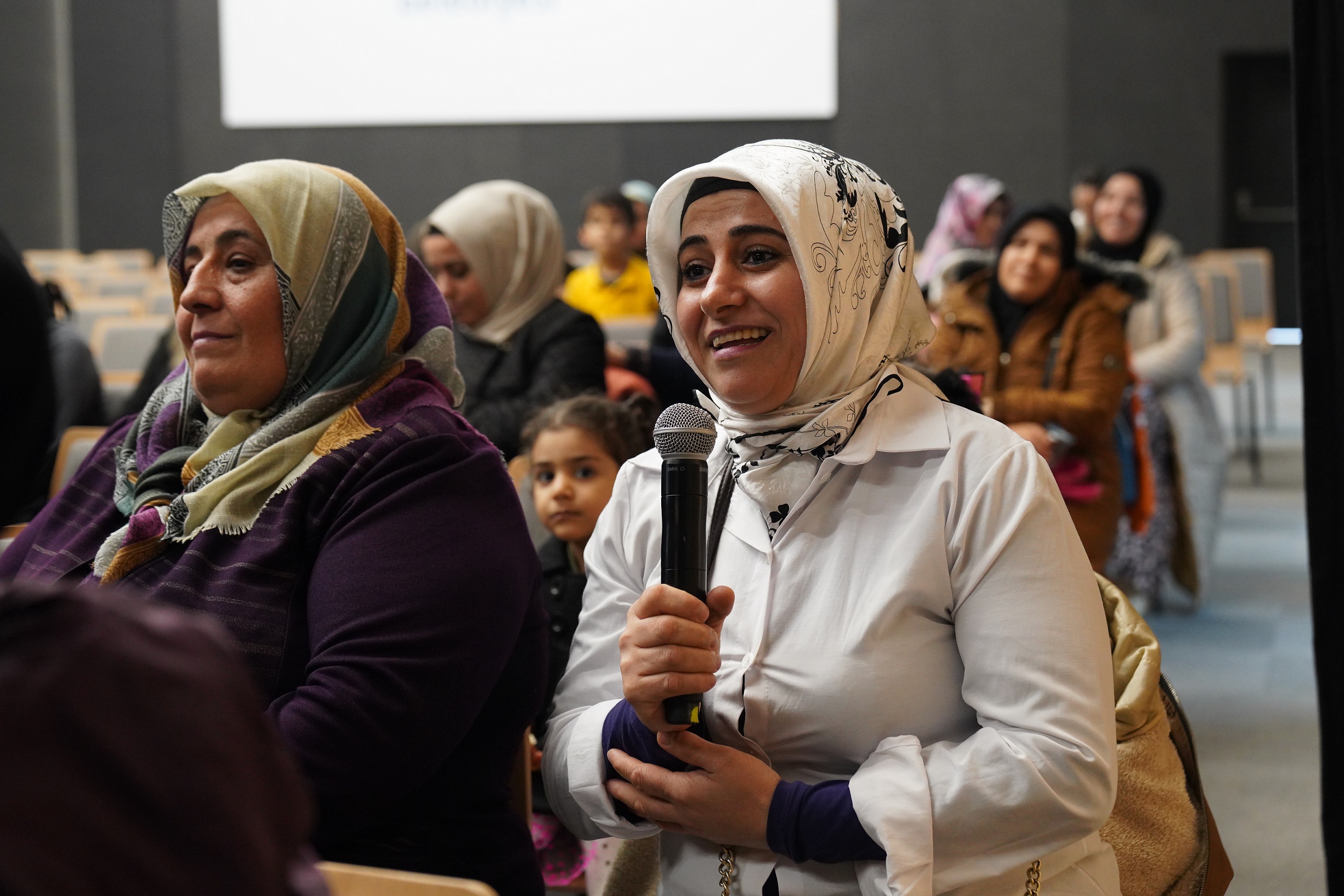 BEYLİKDÜZÜ’NDEKİ KADINLAR DÜNYA KADIN HAKLARI<br>GÜNÜ’NDE BİR ARAYA GELDİ Beylikdüzü Belediyesi, 5 Aralık Dünya Kadın Hakları Günü ve Türk