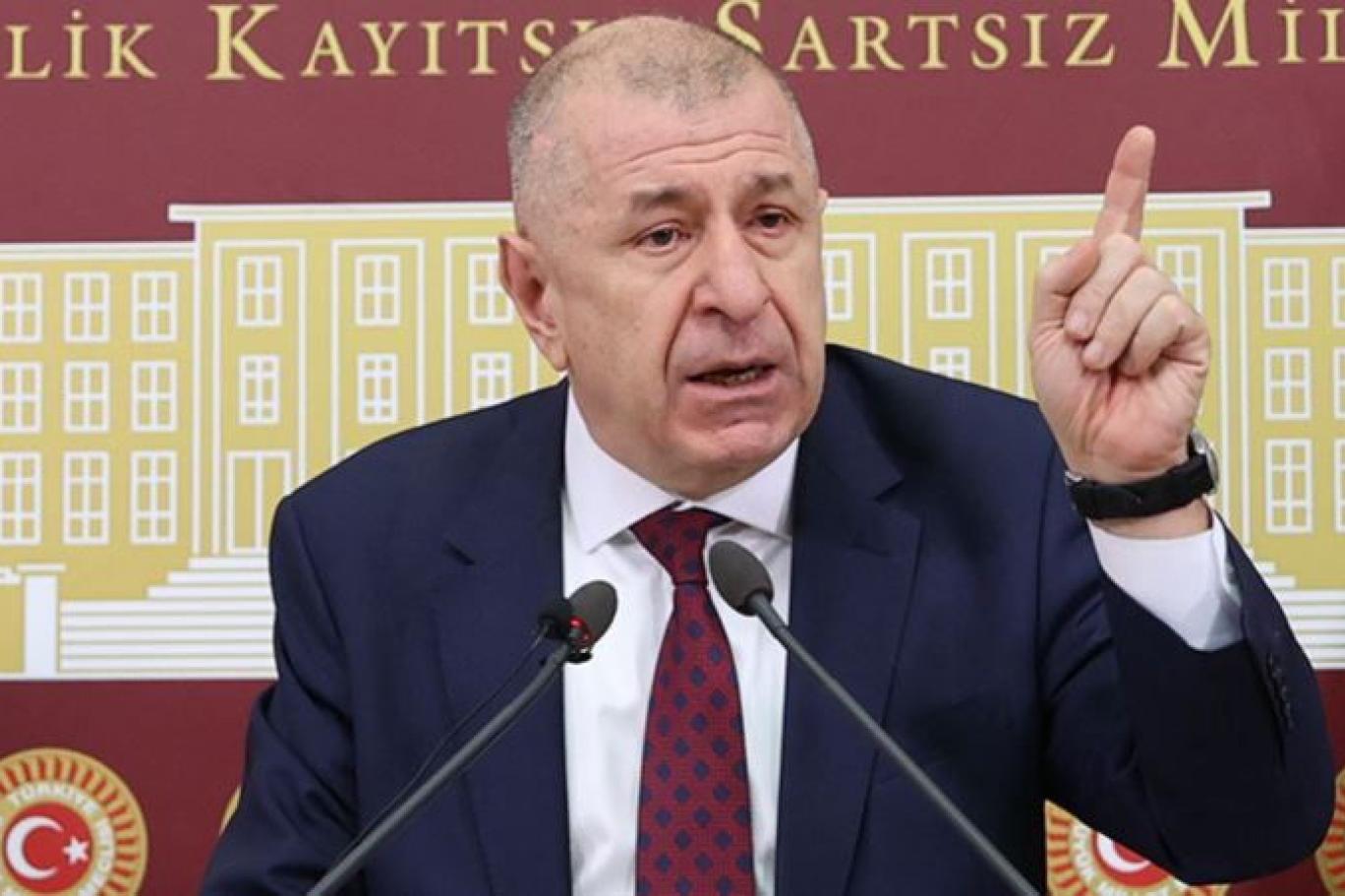 PROF. DR. ÜMİT ÖZDAĞ, “ZAFER PARTİSİ’NE YÖNELİK YAPILABİLECEK HERHANGİ BİR PROVOKASYONLA İLGİLİ OLARAK İÇİŞLERİ BAKANLIĞI’NI GÖREVE DAVET EDİYORUM” Birkaç gün önce gazeteciliği şüpheli ama istihbarati ilişkileri güçlü olduğunu