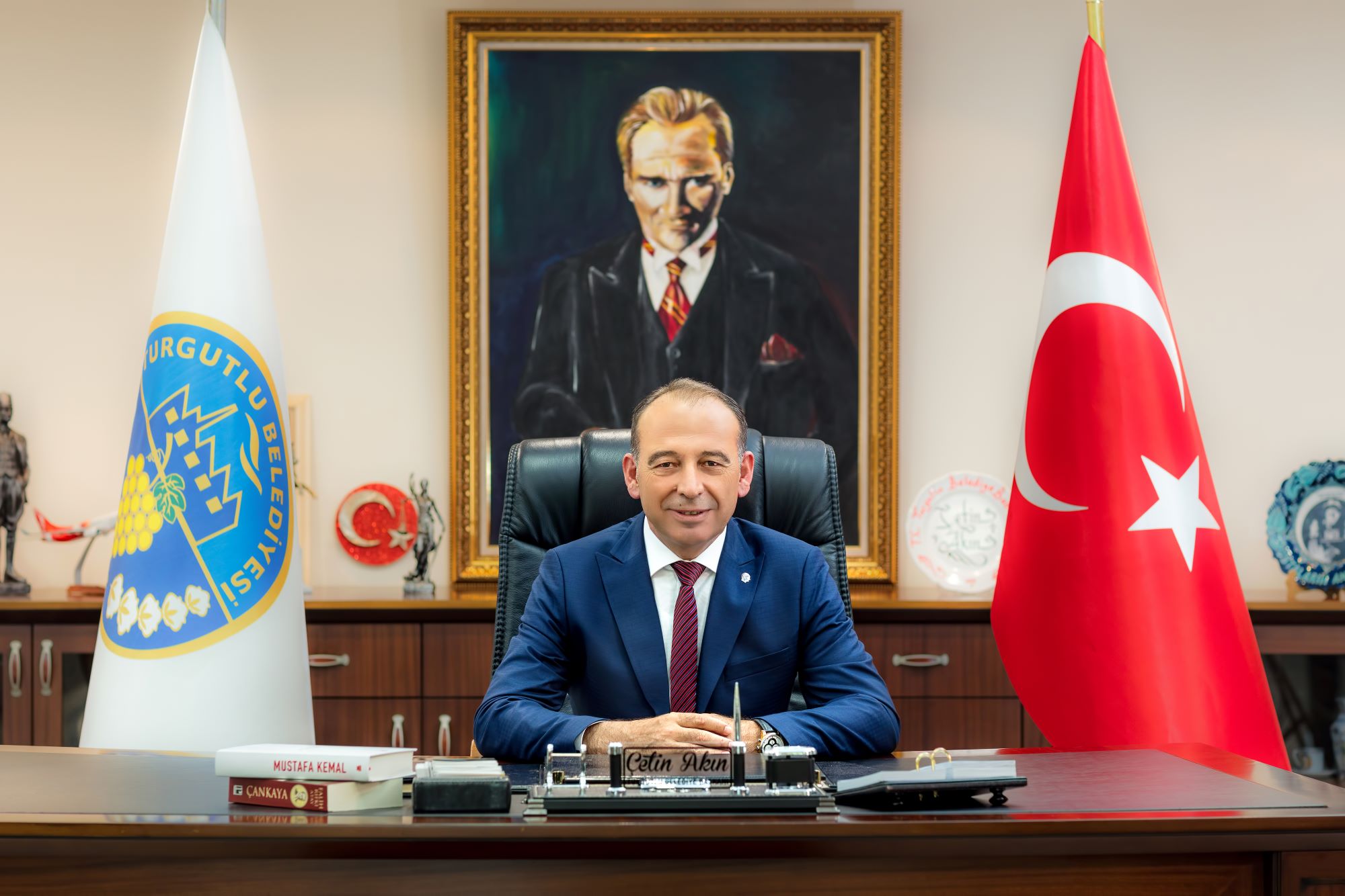 Başkan Çetin Akın’dan Tartışmalara Konu Olan Paylaşımla İlgili Açıklama Turgutlu Belediye Başkanı Çetin Akın, gündem olan ve farklı yönlere