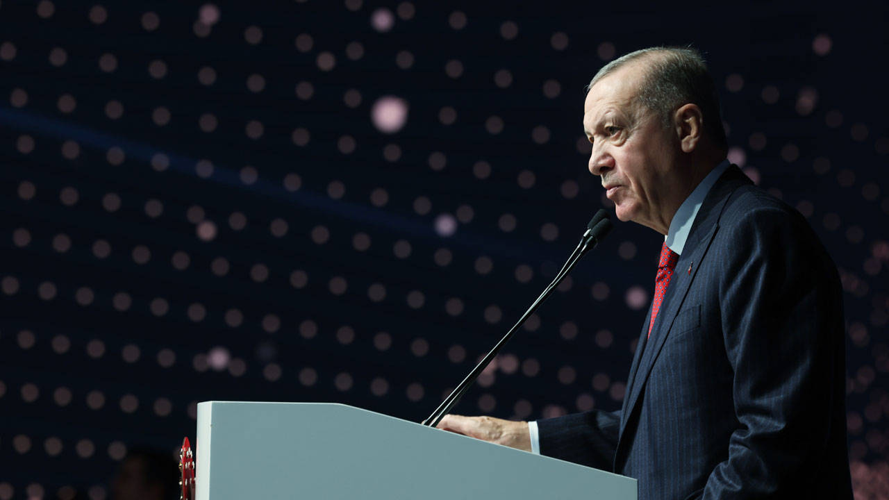 AKP’nin bugün duyuracağı aday listesi şöyle: BÜYÜKŞEHİRLER Aydın: Mustafa Savaş