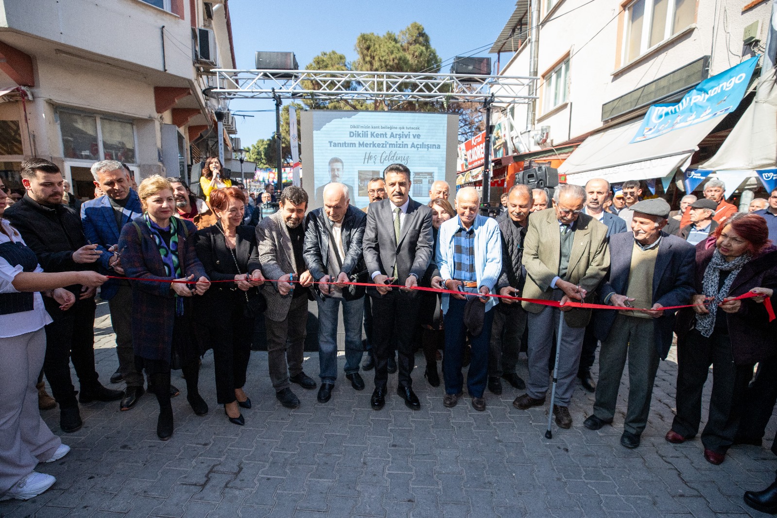 Dikili Belediyesi tarafından ilçenin tarihi, sosyal ve kültürel değerlerini gün