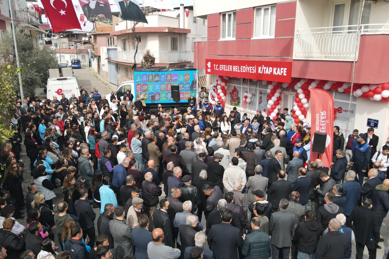 Her hafta ilçeye kazandırdığı başka bir hizmetin açılışını gerçekleştiren Efeler