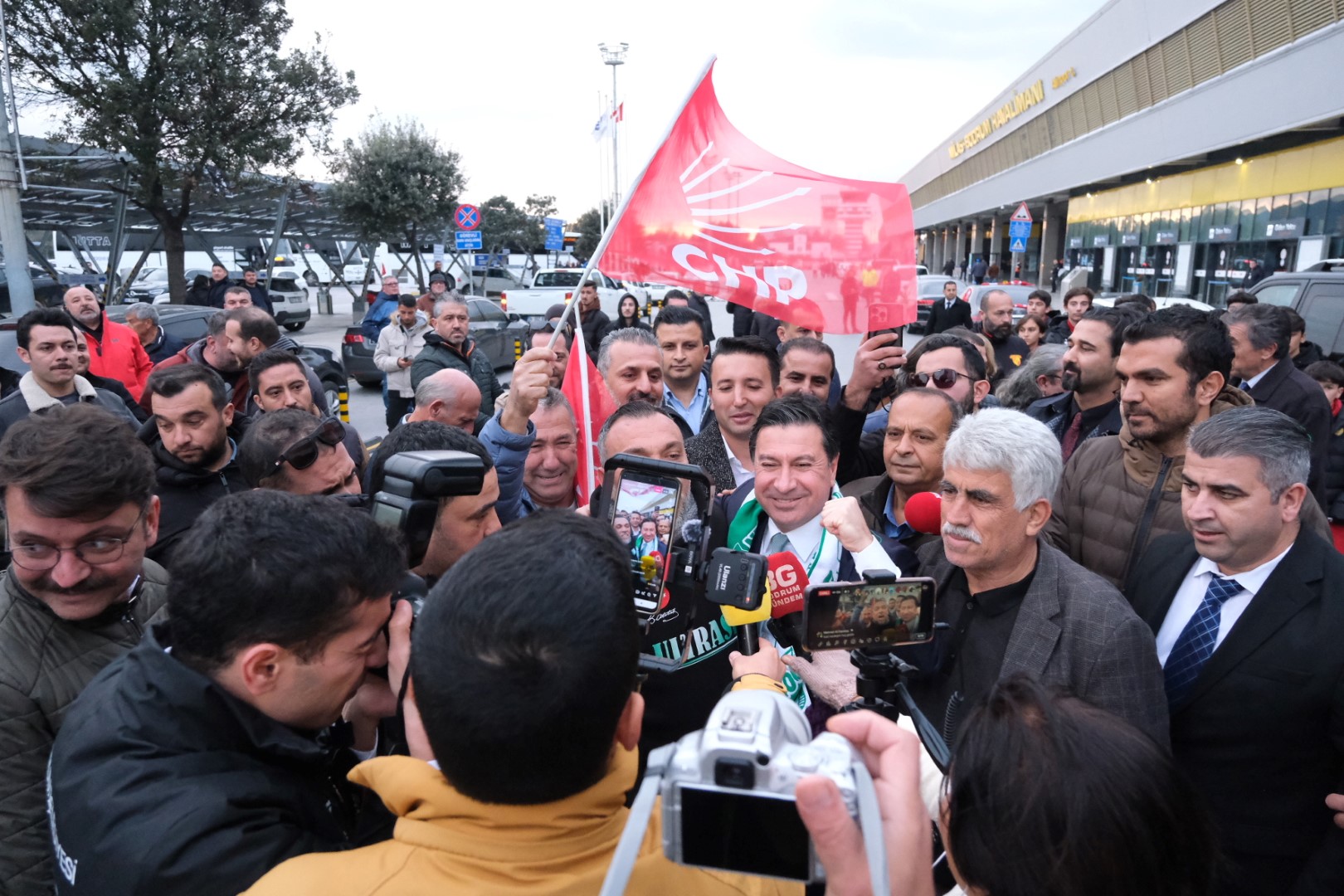Başkan Aras Vatandaşlarla Buluştu Başkan Aras: “Muğla’nın çocuğu olarak Muğla’ya
