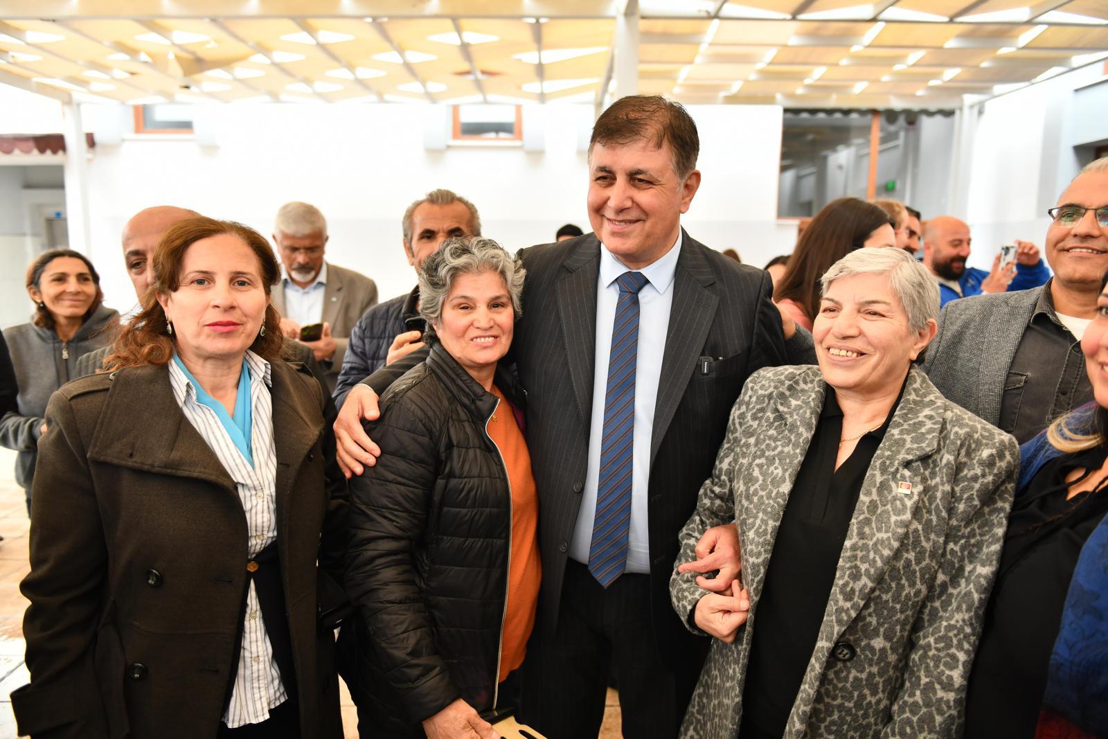 CHP İzmir Büyükşehir Belediye Başkan Adayı Dr. Cemil Tugay, Cemevi