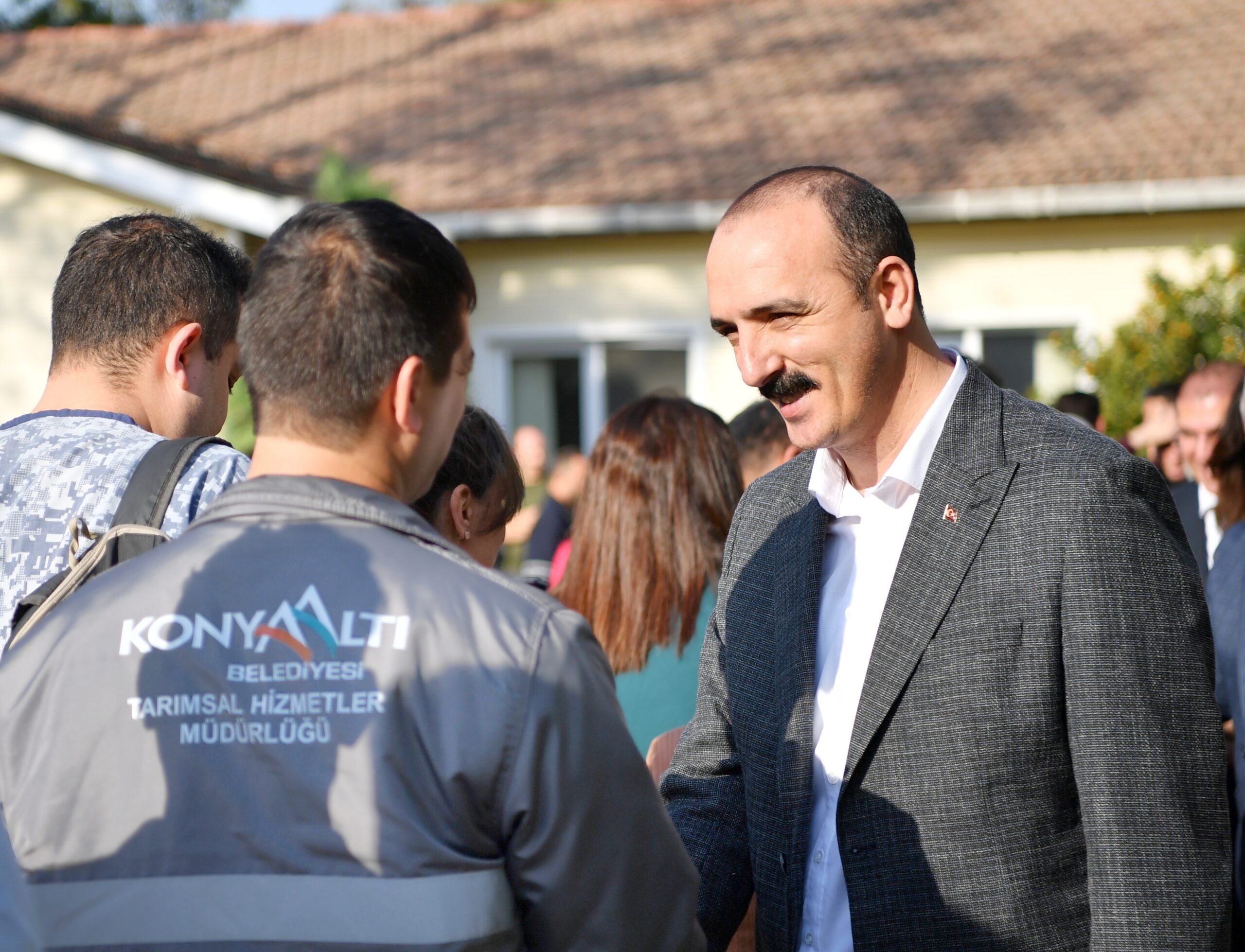 İşçi ve emekçilerin 1 Mayıs Emek ve Dayanışma Günü’nü kutlayan