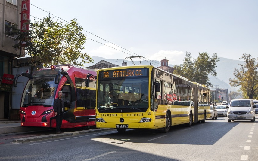 Mazbata ve devir teslim törenlerinin ardından resmi olarak görevine başlayan