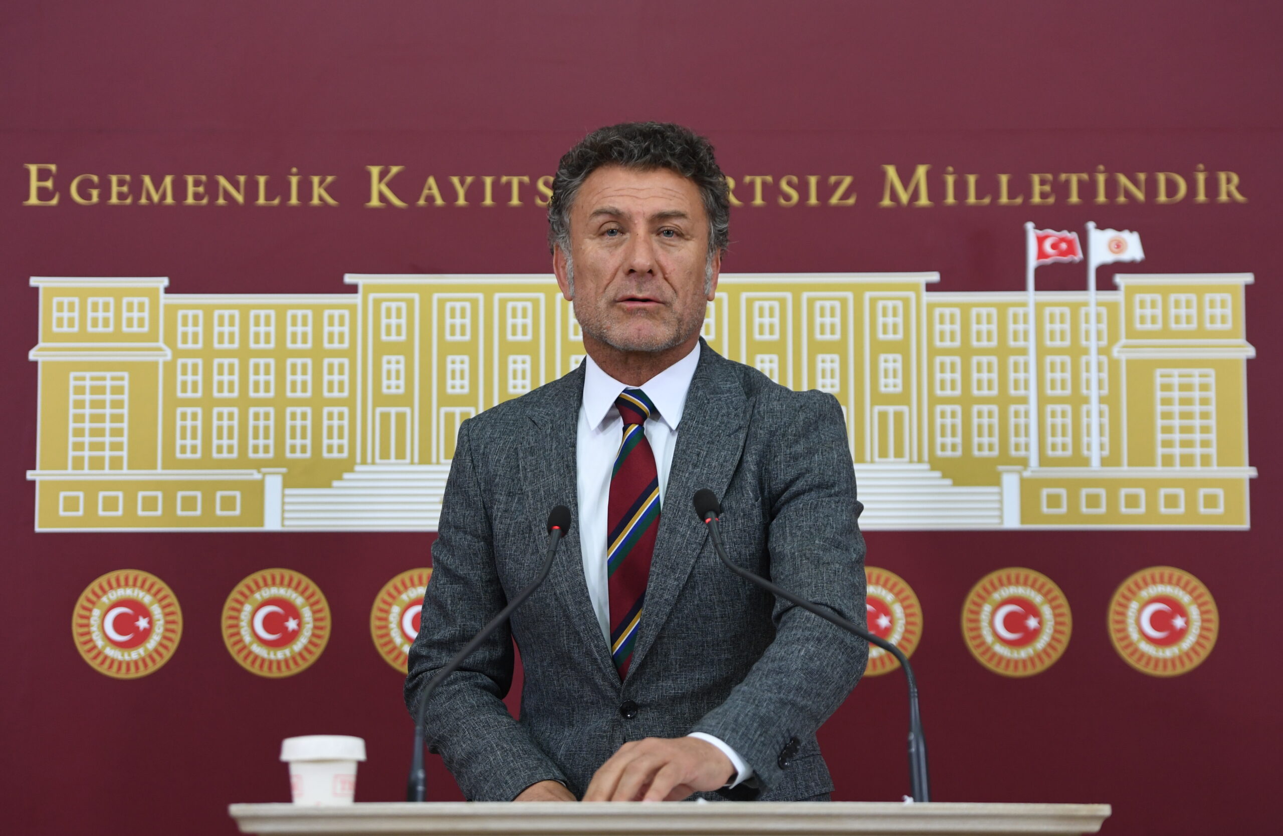 Orhan Sarıbal Erzincan Merkez, Cemal Gürsel Mahallesi sınırları içinde bulunan