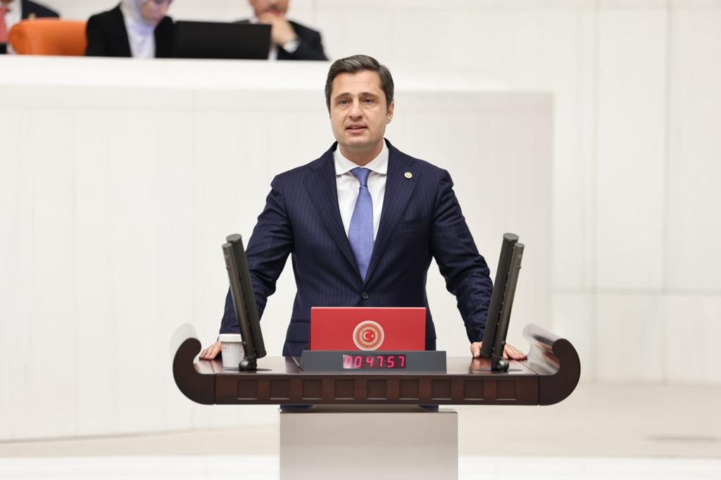 CHP PARTİ SÖZCÜSÜ DENİZ YÜCEL:EMEKLİYİ 1O BİN LİRAYA MAHKÛM EDENLER,