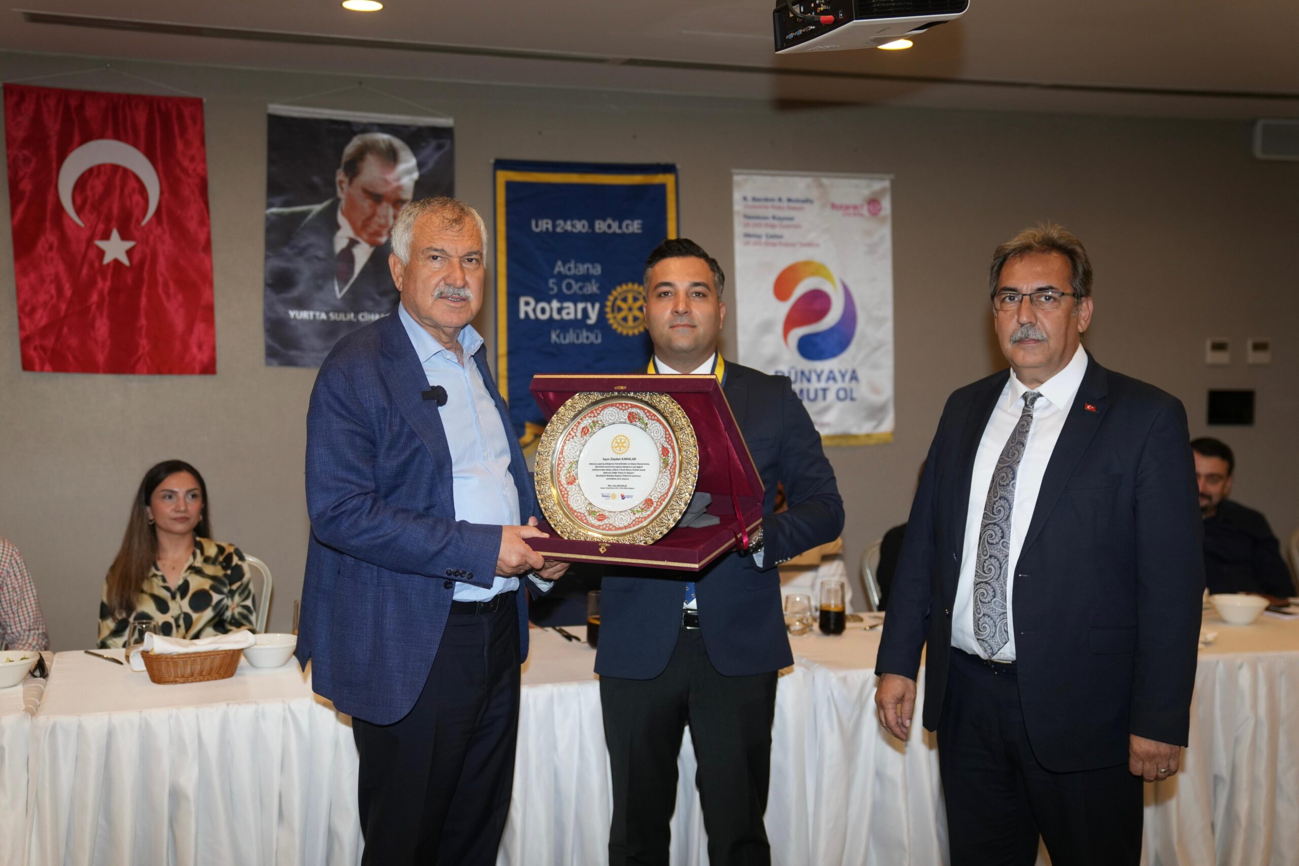 Başkan Zeydan Karalar’a, 5 Ocak Adana Rotary Kulübü’nden ödül Adana’ya