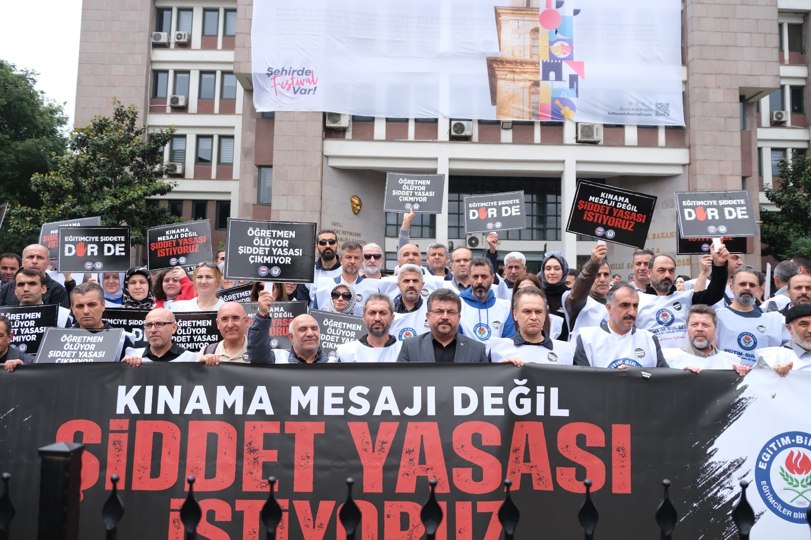 EBS BURSA’DAN “ŞİDDETE KARŞI YASAL DÜZENLEME” ÇAĞRISI Eğitim-Bir-Sen Bursa 1