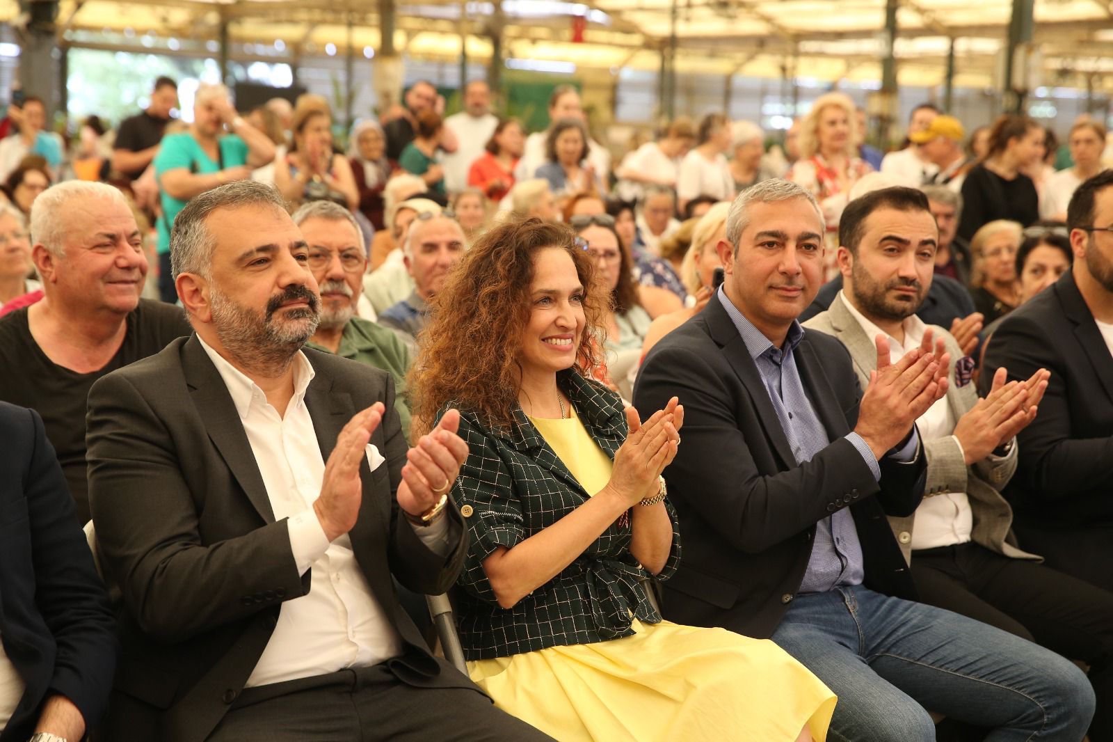 Karşıyaka Çiçek Festivali kapılarını açtı Karşıyaka Belediyesi’nin geleneksel “Çiçek Festivali”