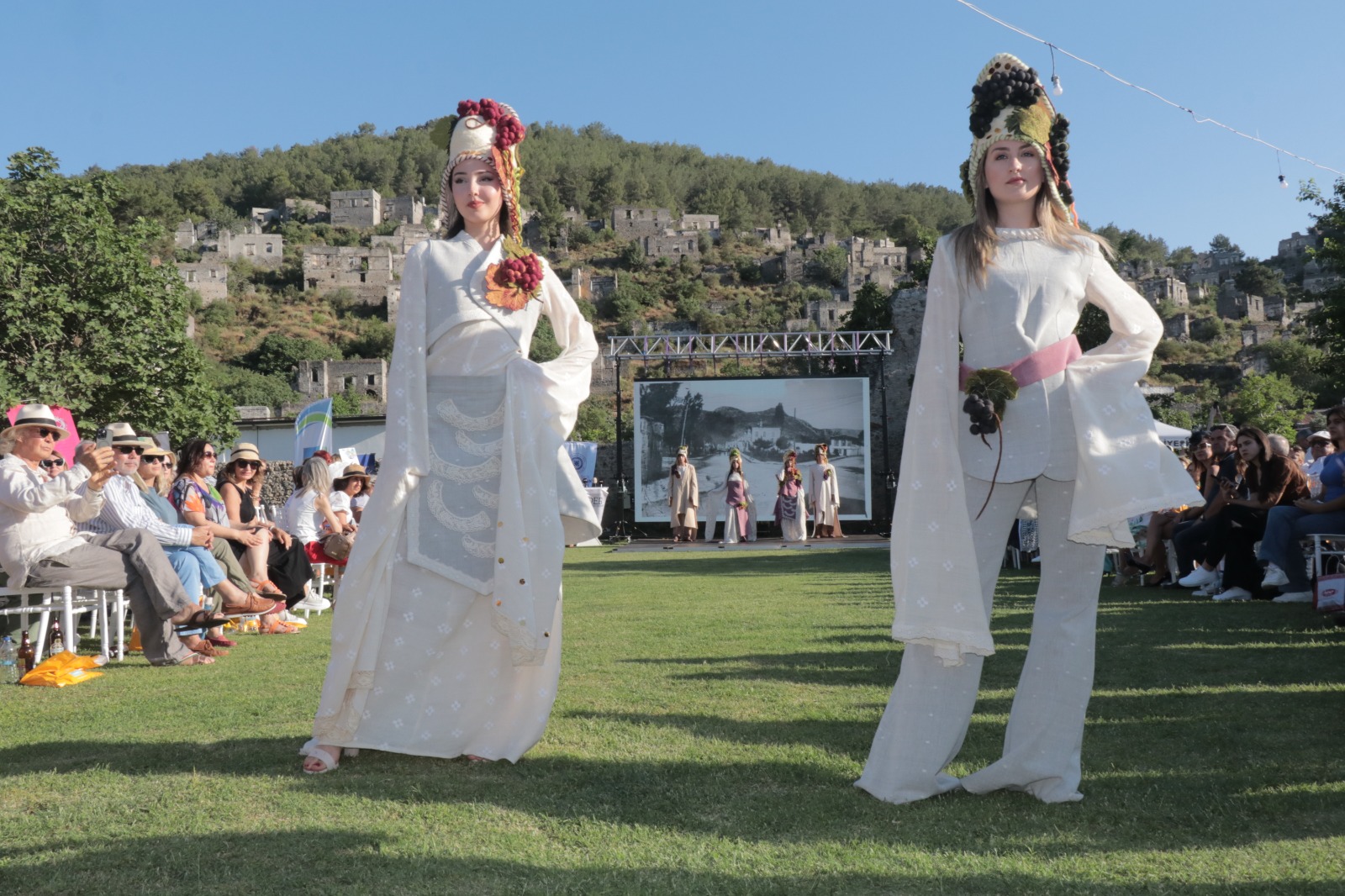 Türkiye’nin kadim kentlerini moda ile tanıtıyorlar Işıklı Şehir Telmessos Fethiye