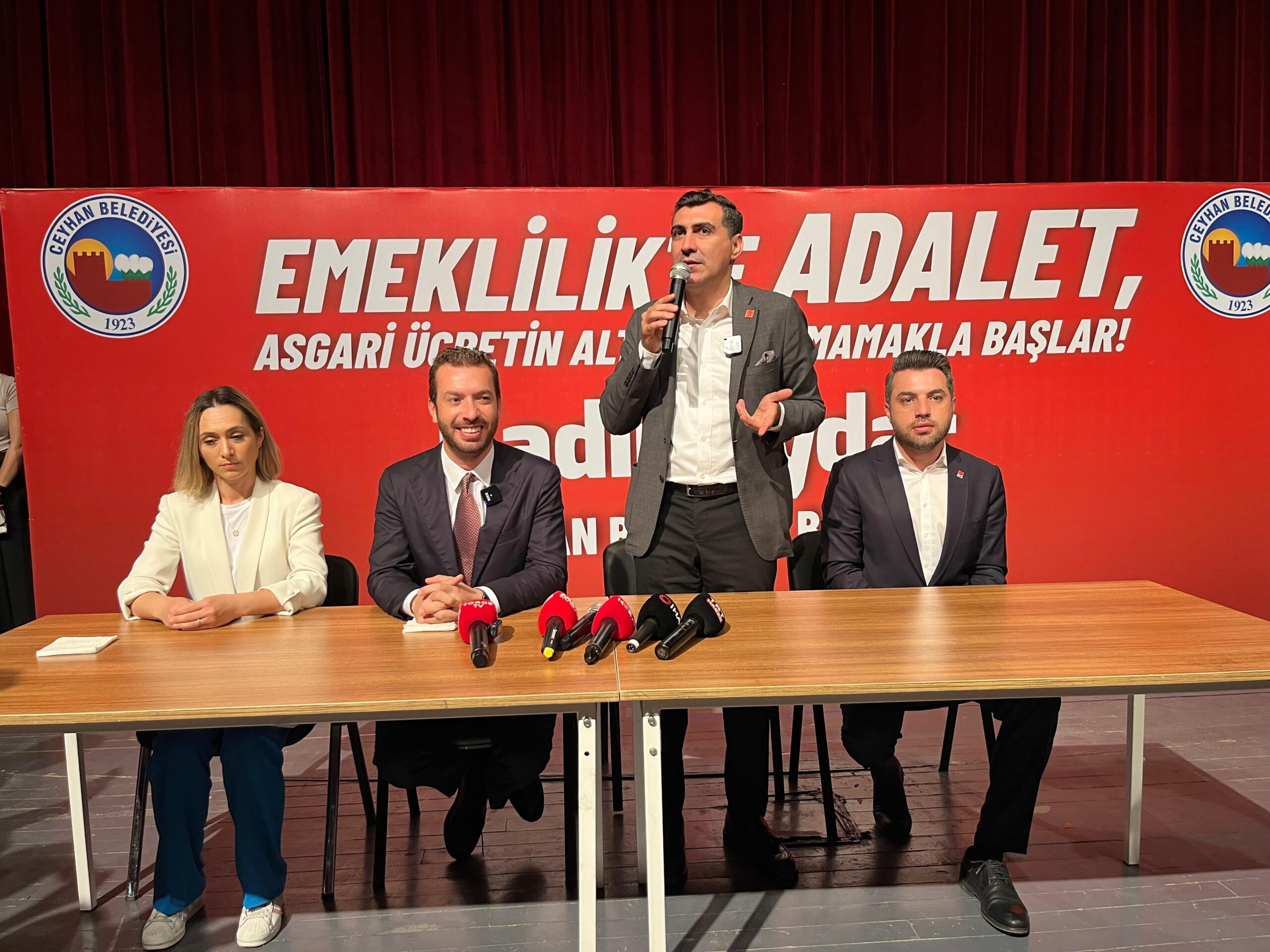 Başkan Kadir Aydar emeklilere çifte bayram yaşattı Ceyhan Belediye Başkanı