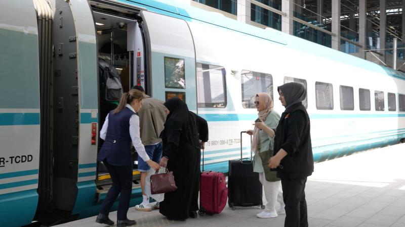 Ulaştırma ve Altyapı Bakanı Abdulkadir Uraloğlu, tren biletlerinde emeklilere yönelik