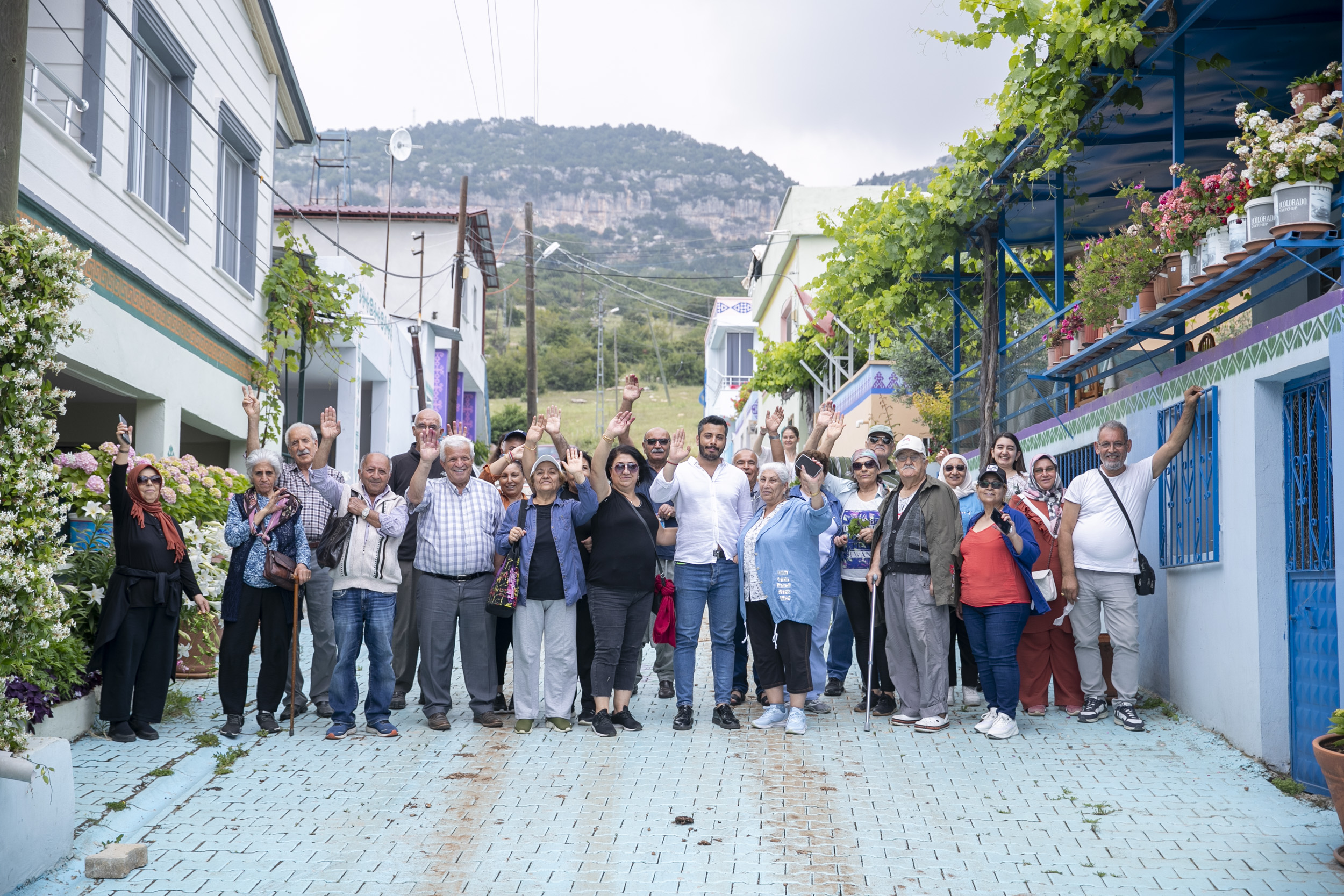 HALKKENT EMEKLİ EVİ ÜYELERİ DARISEKİSİ ÖRNEK KÖYÜ’NÜ GEZDİ Mersin Büyükşehir Belediyesi Sosyal Hizmetler Dairesi bünyesinde faaliyetlerini yürüten EmekliEvleri,