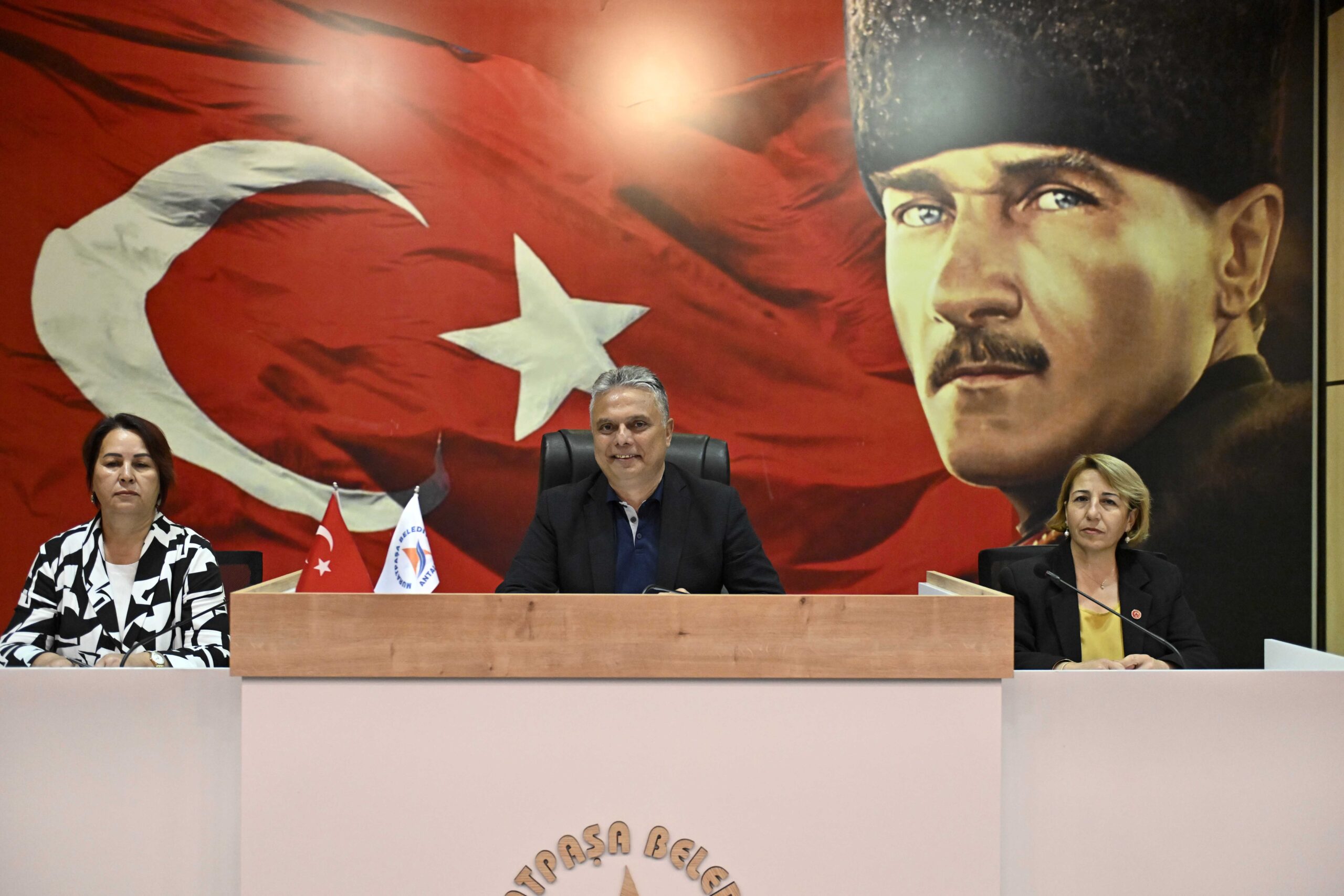 Muratpaşa Belediye Başkanı Ümit Uysal, Antalya’ya dünya standartlarında bir belediye
