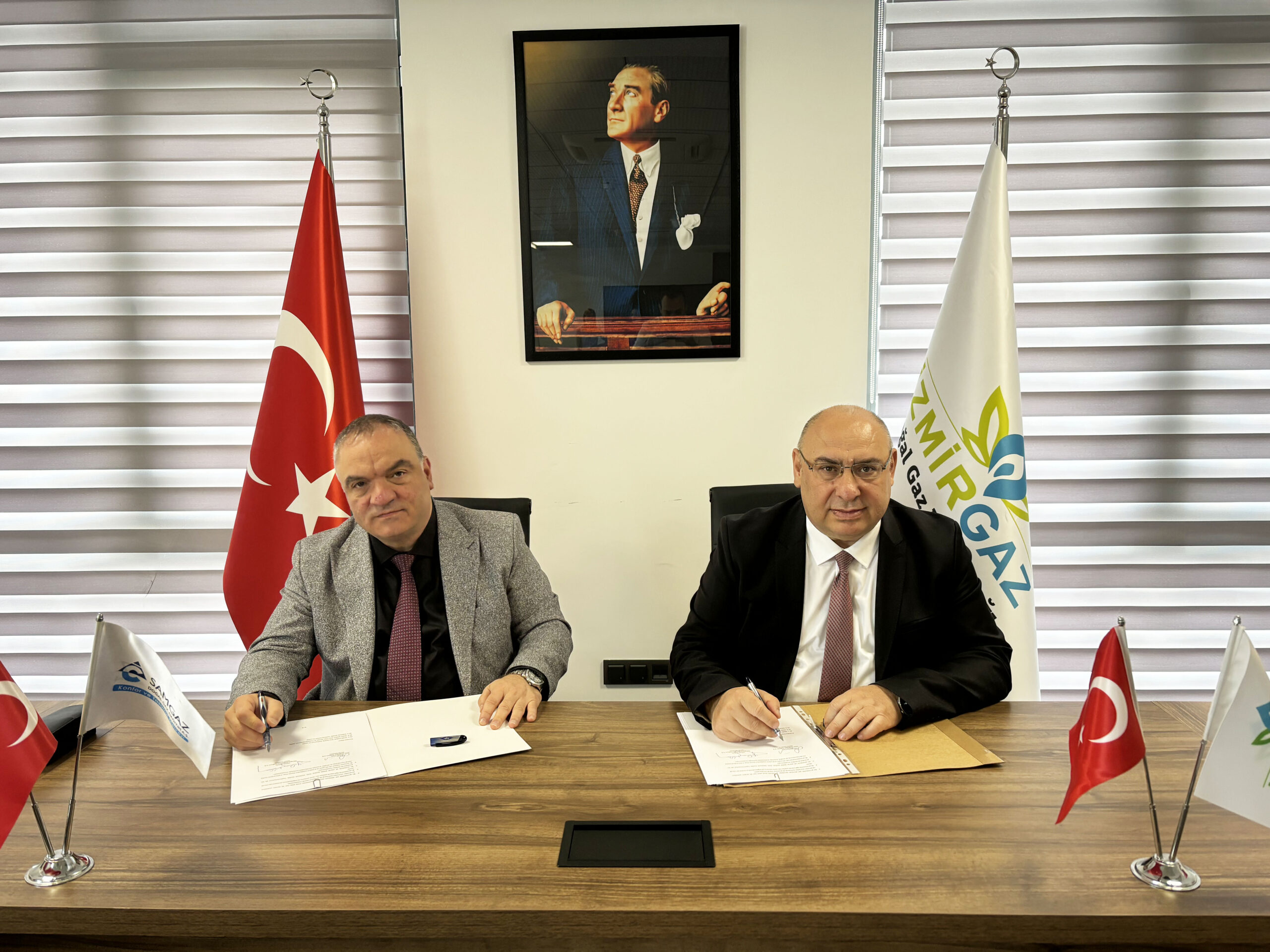 İzmir Doğalgaz & SAMGAZ’dan örnek iş birliği İzmir Doğalgaz ve SAMGAZ arasında imzalanan protokolle afet durumları içingüçlü