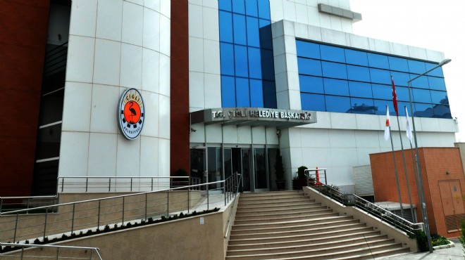 AKP’lilerin Bile Yapmadığını UTKU GÜMRÜKÇÜ Yaptı, Çiğli Belediyesi’nde bayram öncesi