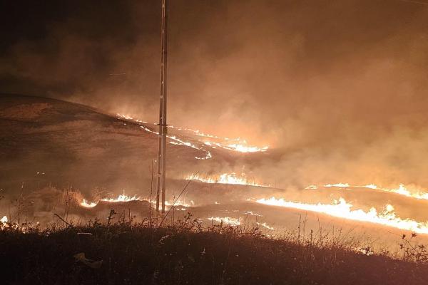 Diyarbakır’ın  Çınar ilçesi ile Mardin’in Mazıdağı arasındaki bölgede çıkan anız