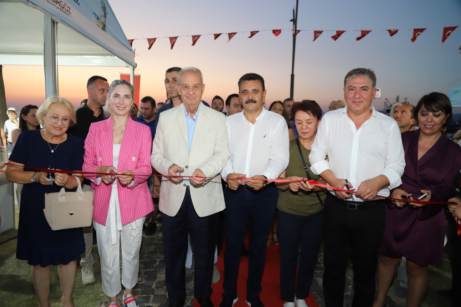 Dikili Belediyesi ve Yayıncılar Kooperatifi (YAYKOOP) işbirliği ile 20-28 Temmuz