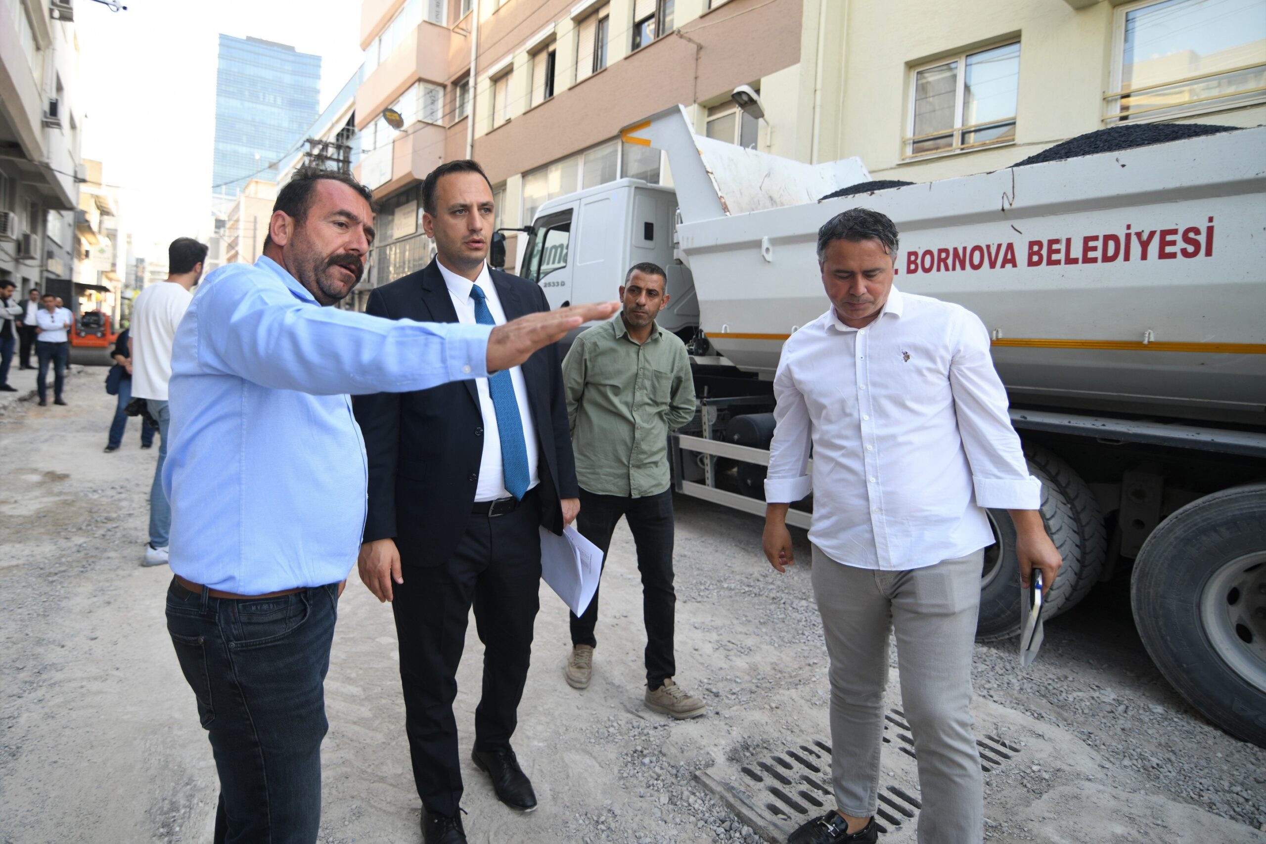 Göreve geldiğinden bu yana mesaiye gün doğarken başlayan Bornova Belediye
