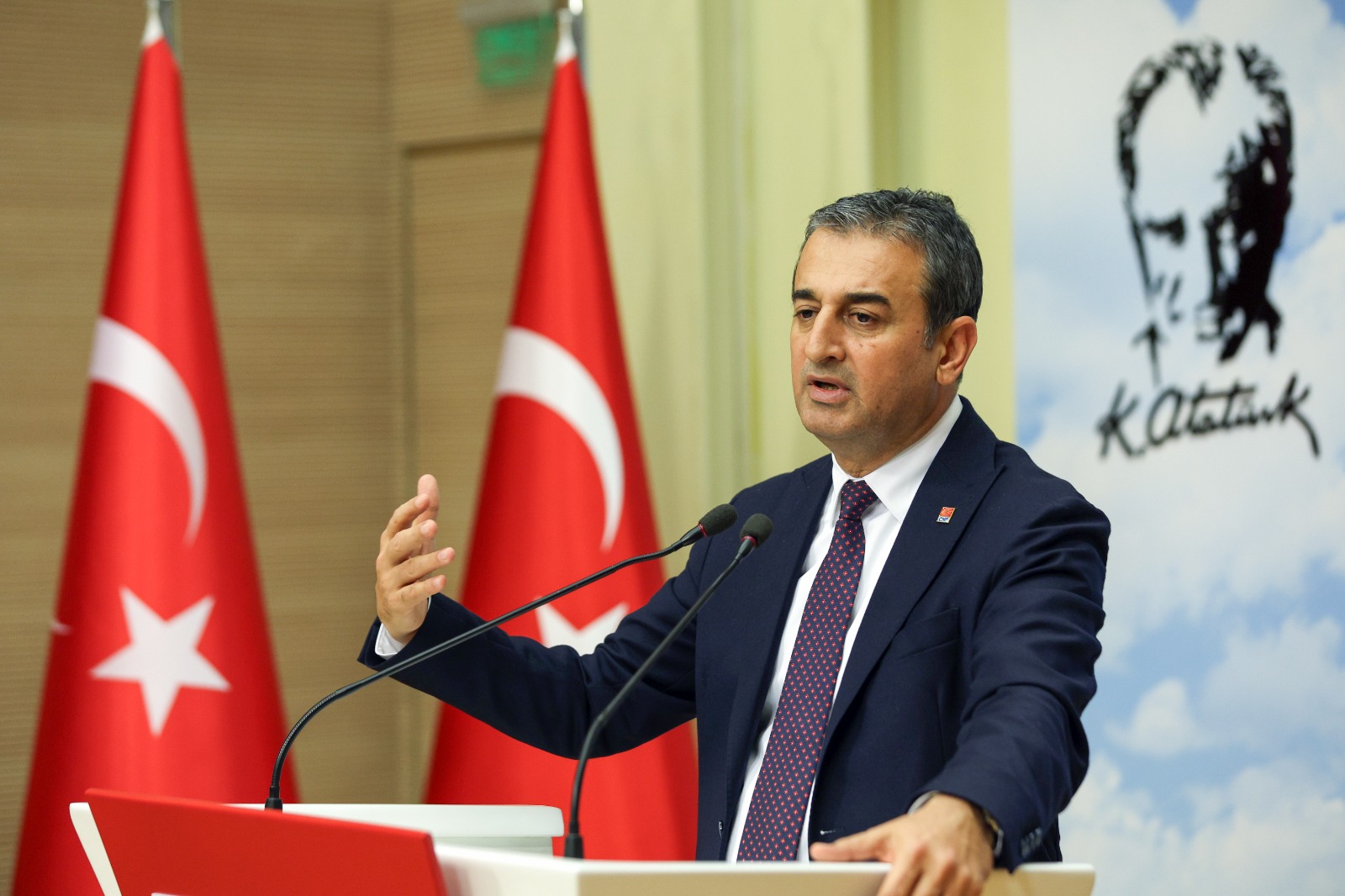 CHP Genel Başkan Yardımcısı Burhanettin Bulut, Adana Şakirpaşa Havalimanı’nın akıbeti