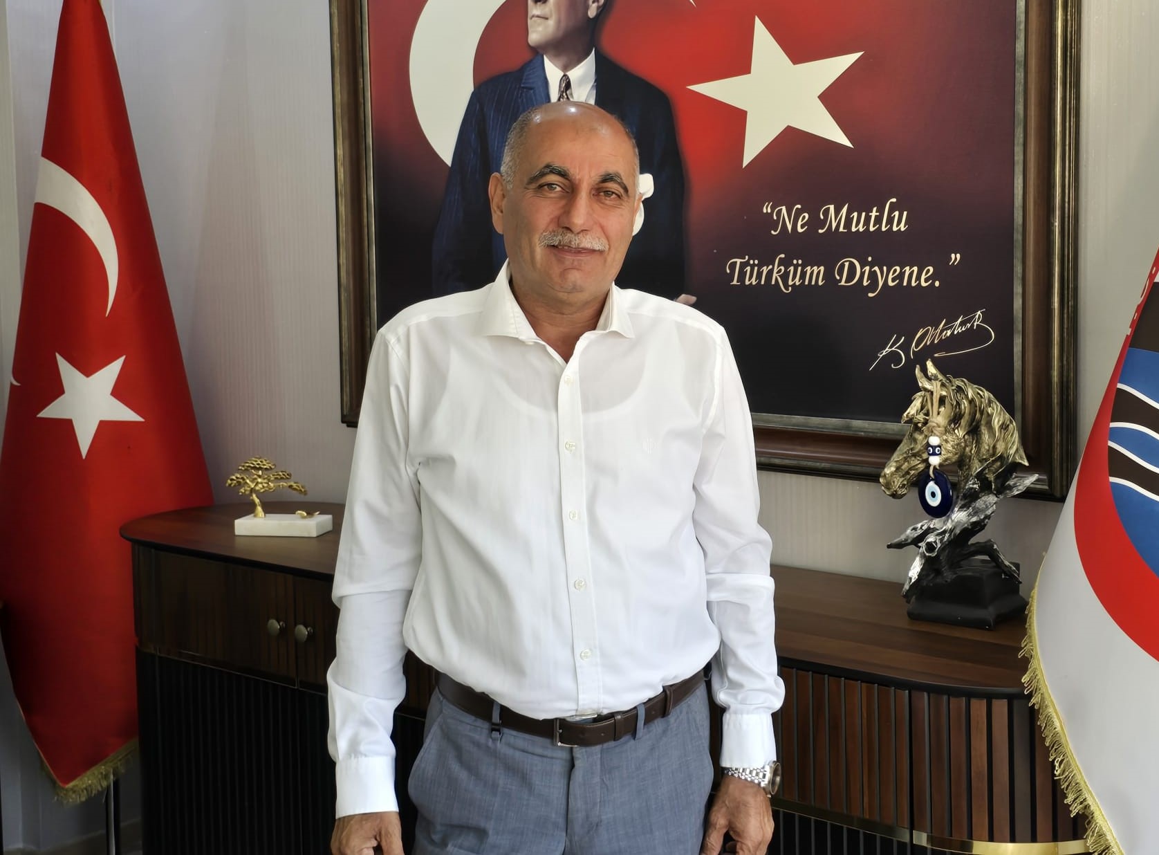 Aylık 5 milyon geliri olan belediyeyi 205 milyon lira borçla
