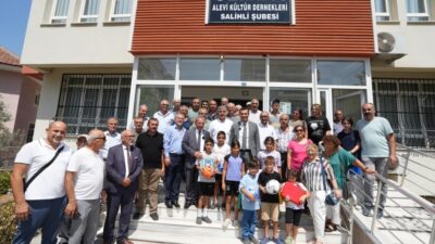 Manisa Büyükşehir Belediye Başkanı Mimar Ferdi Zeyrek, Salihli Cemevi’ni ziyaret